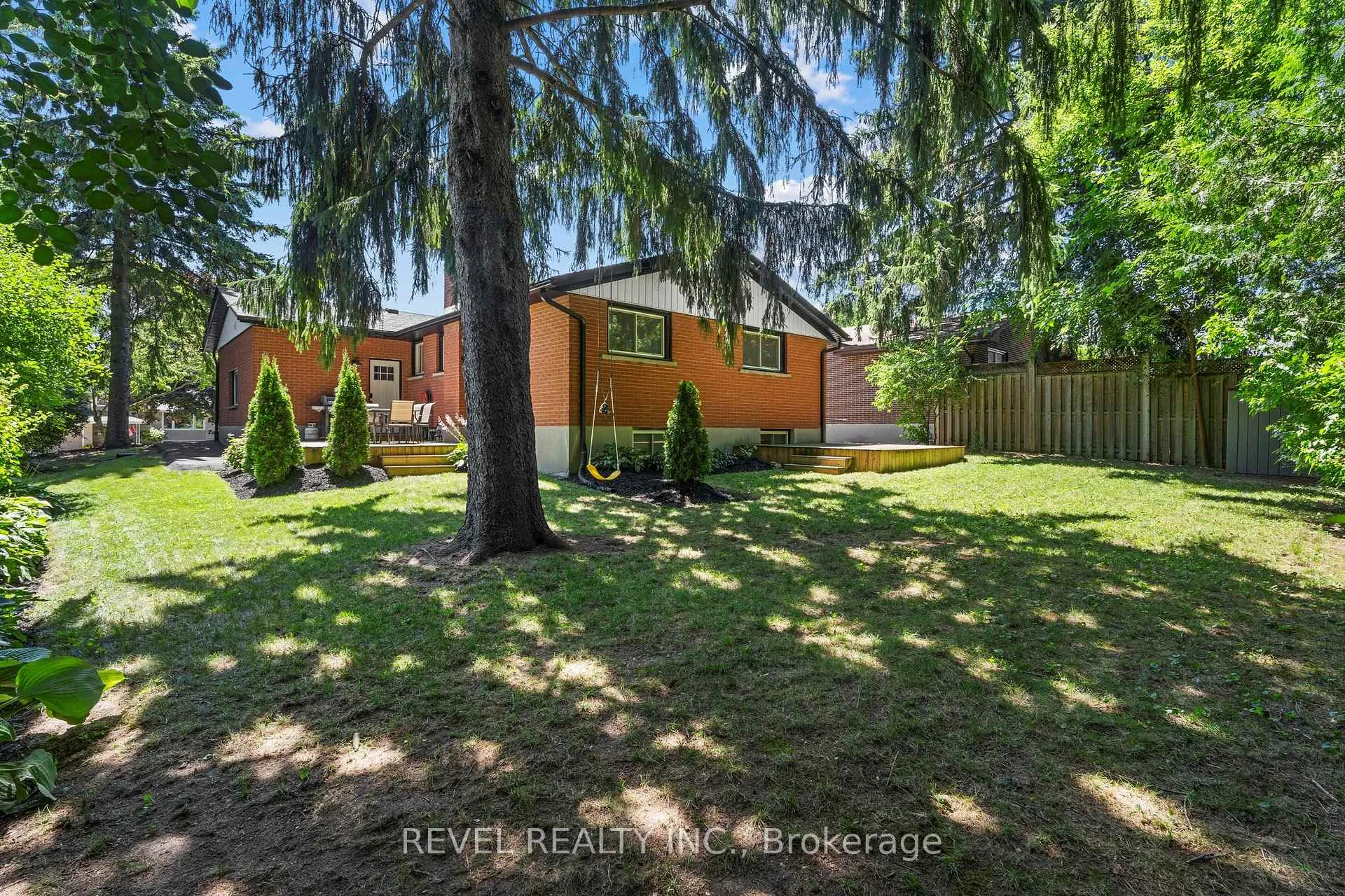 Photo 25 of 79 Inwood Crescent, Waterloo — HOMEH