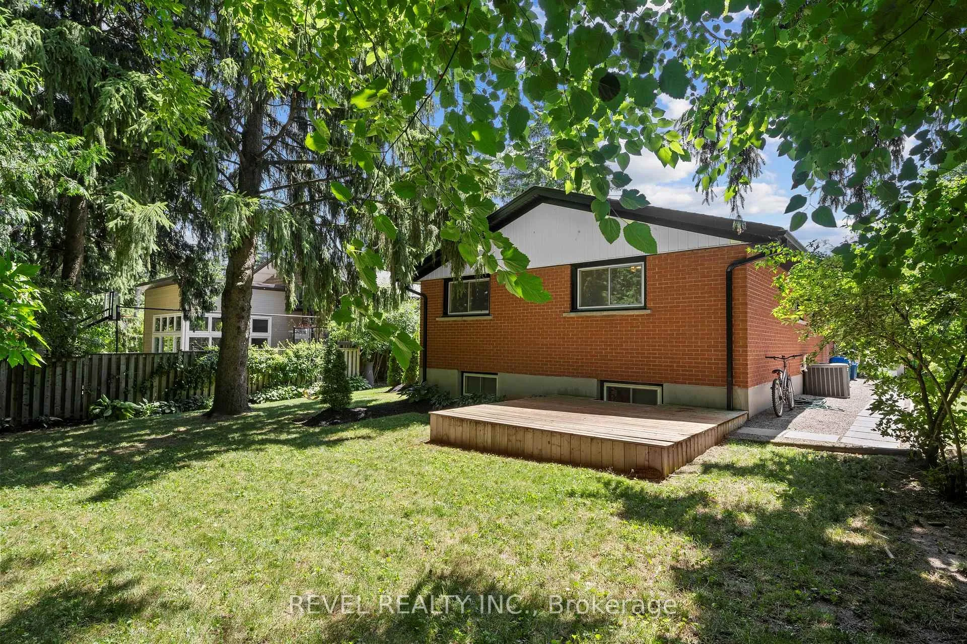 Photo 27 of 79 Inwood Crescent, Waterloo — HOMEH