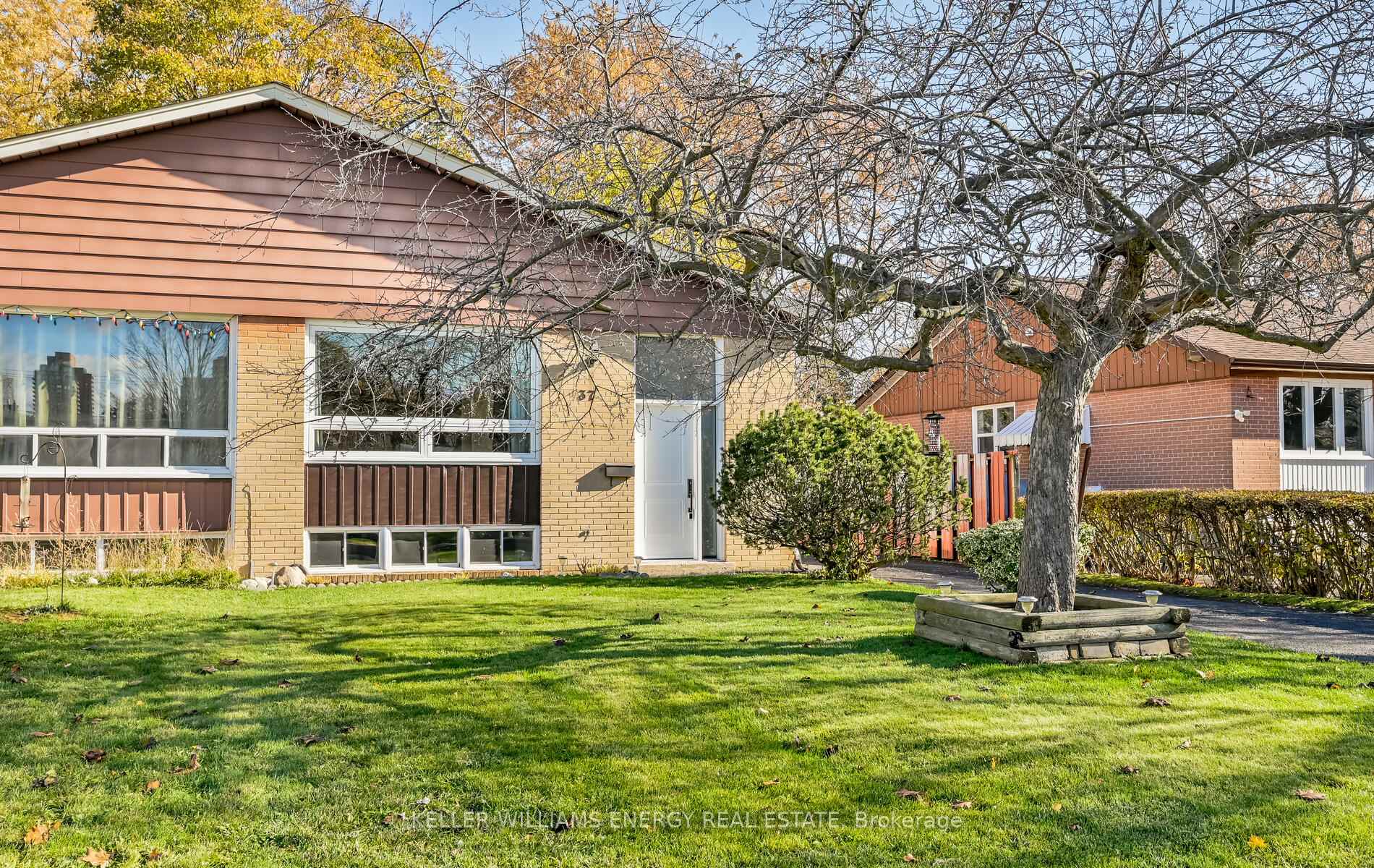 Photo 1 of 37 Billingsgate Crescent, Ajax, South East — HOMEH