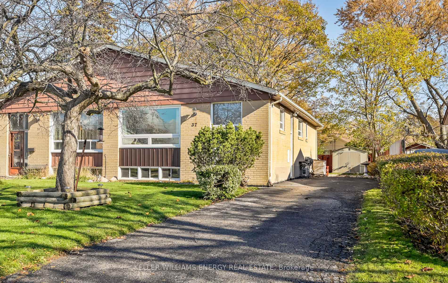 Photo 3 of 37 Billingsgate Crescent, Ajax, South East — HOMEH