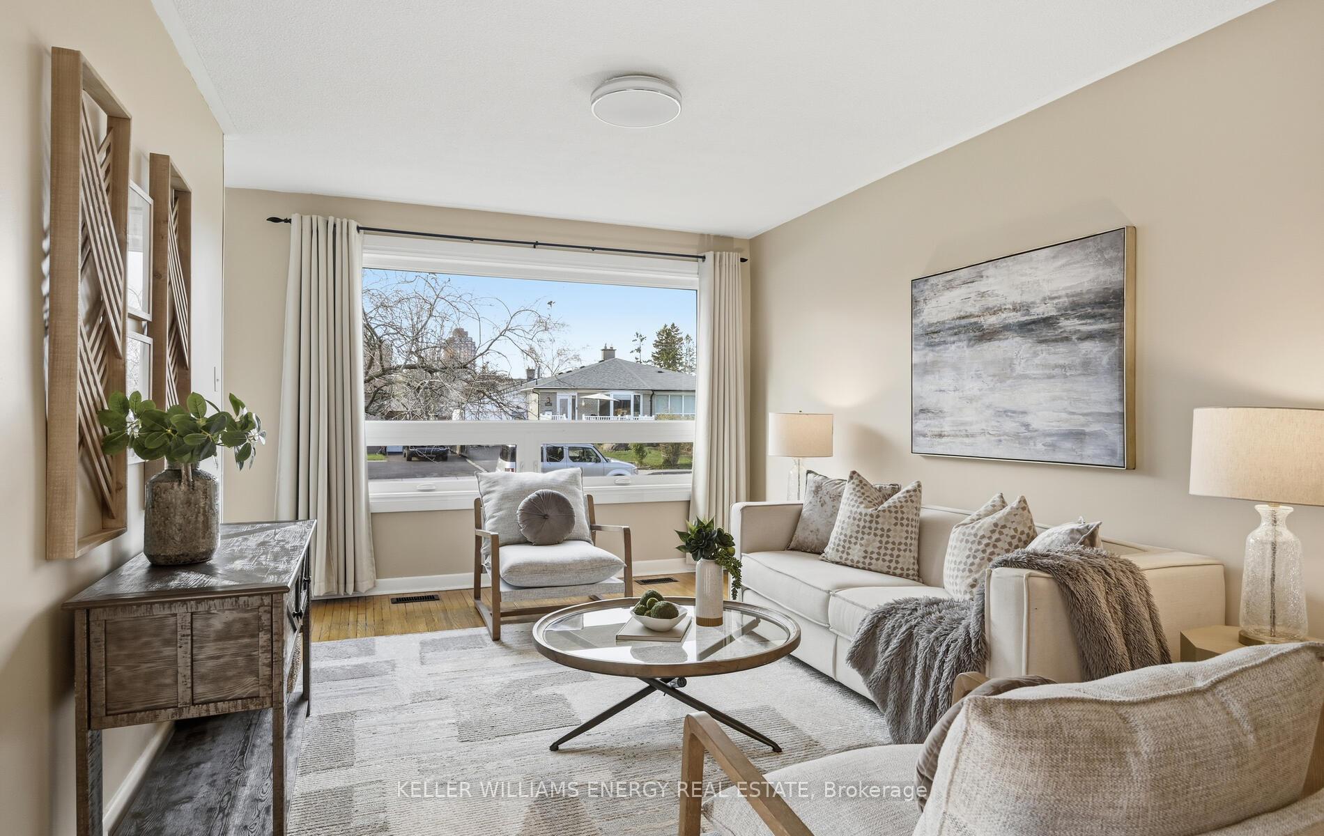 Photo 4 of 37 Billingsgate Crescent, Ajax, South East — HOMEH