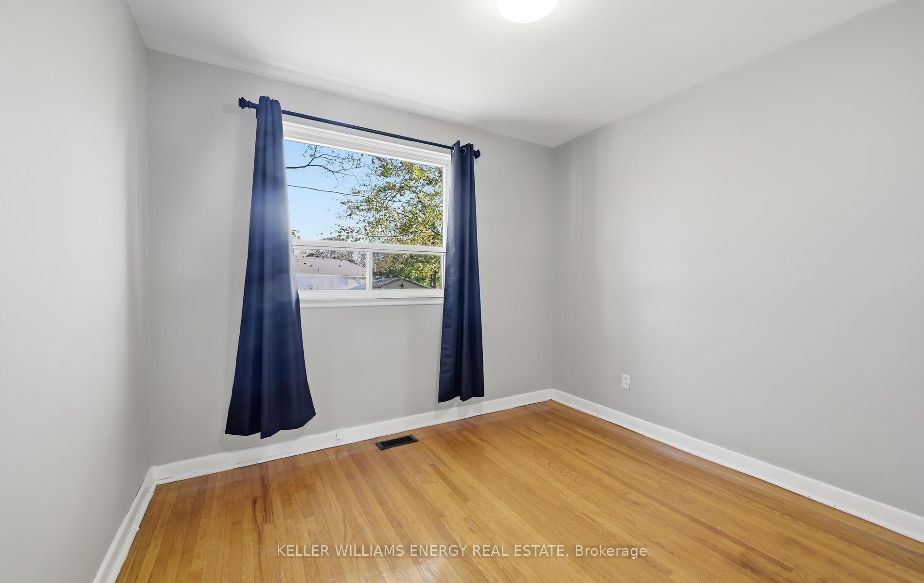 Photo 9 of 37 Billingsgate Crescent, Ajax, South East — HOMEH