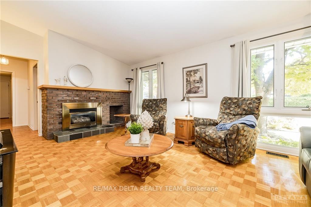 Photo 3 of 564 La Verendrye Drive, Ottawa, Beacon Hill North — HOMEH