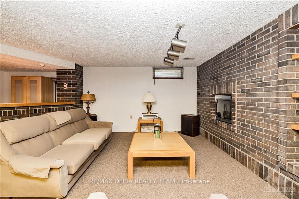 Photo 12 of 564 La Verendrye Drive, Ottawa, Beacon Hill North — HOMEH