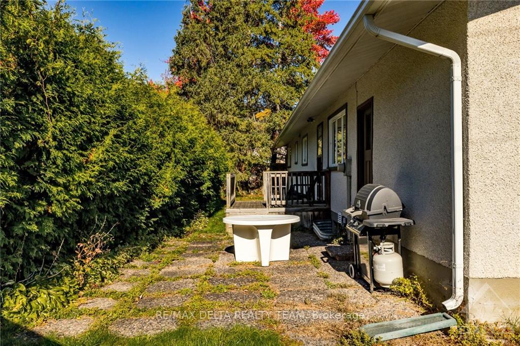 Photo 16 of 564 La Verendrye Drive, Ottawa, Beacon Hill North — HOMEH