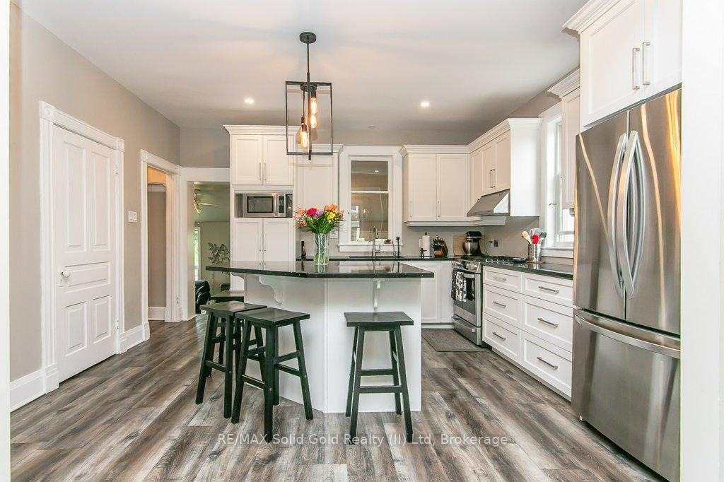 Photo 12 of 46 Young Street E, Waterloo — HOMEH