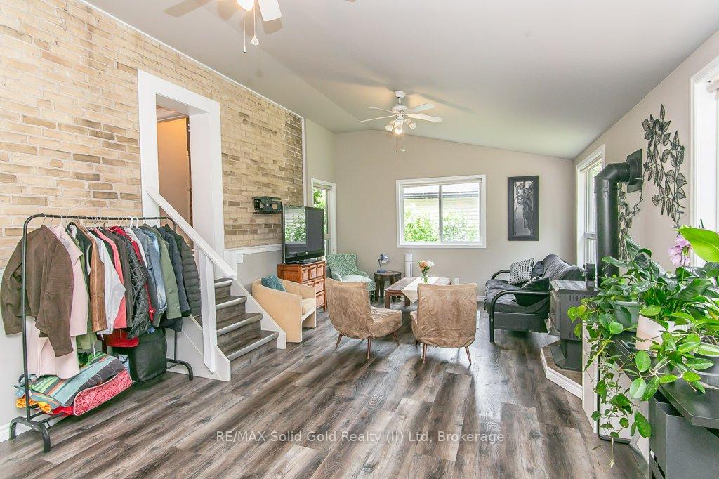 Photo 17 of 46 Young Street E, Waterloo — HOMEH