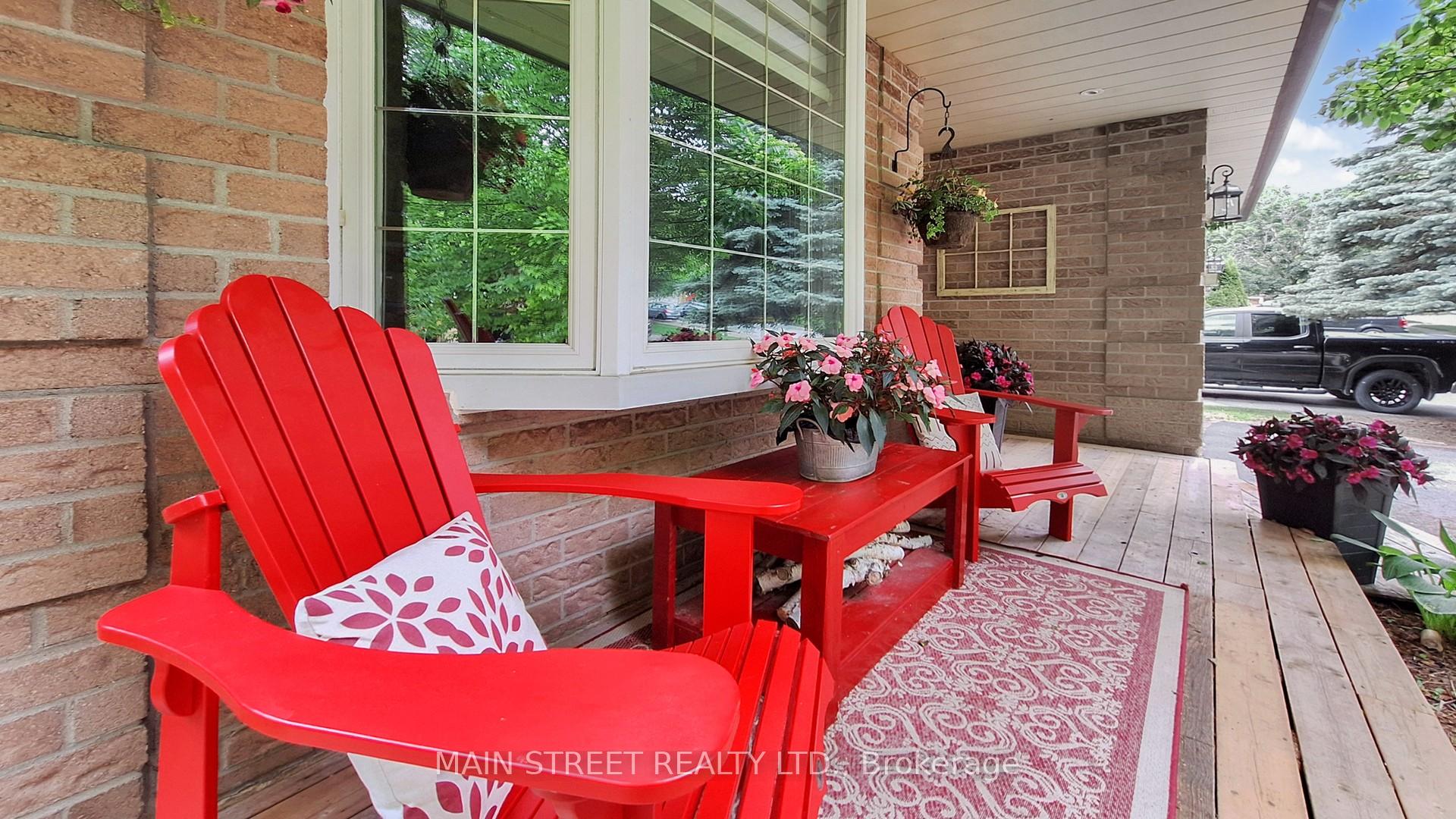 Photo 3 of 21 Munro Crescent, Uxbridge — HOMEH