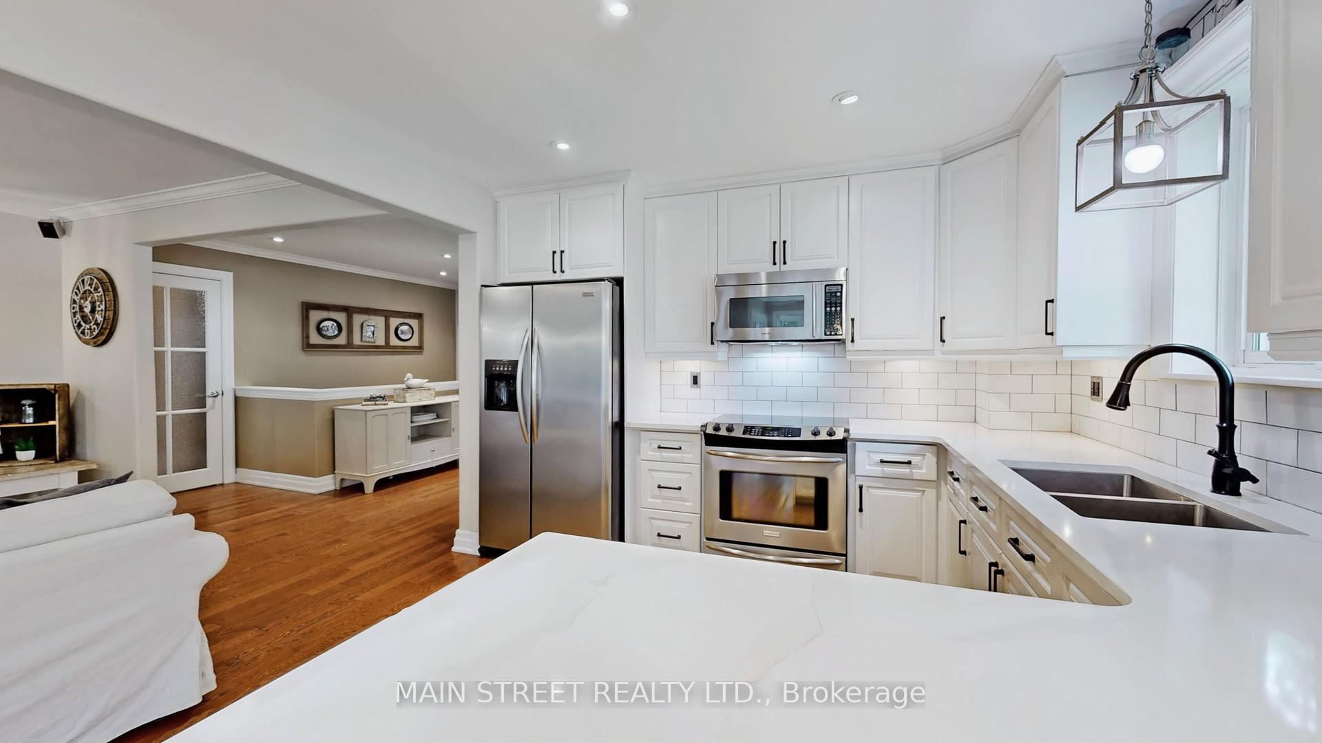 Photo 9 of 21 Munro Crescent, Uxbridge — HOMEH