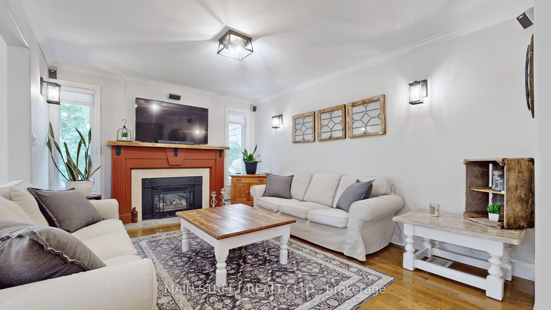 Photo 13 of 21 Munro Crescent, Uxbridge — HOMEH