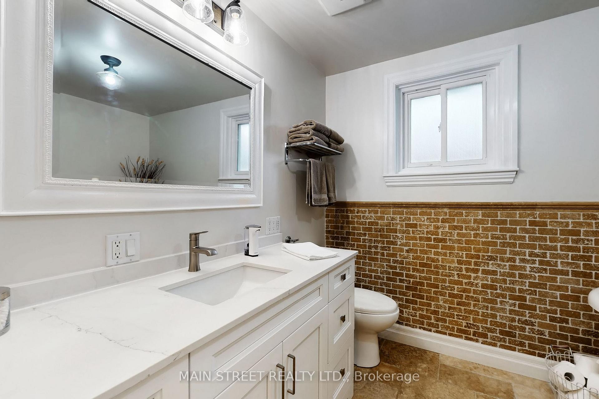 Photo 23 of 21 Munro Crescent, Uxbridge — HOMEH