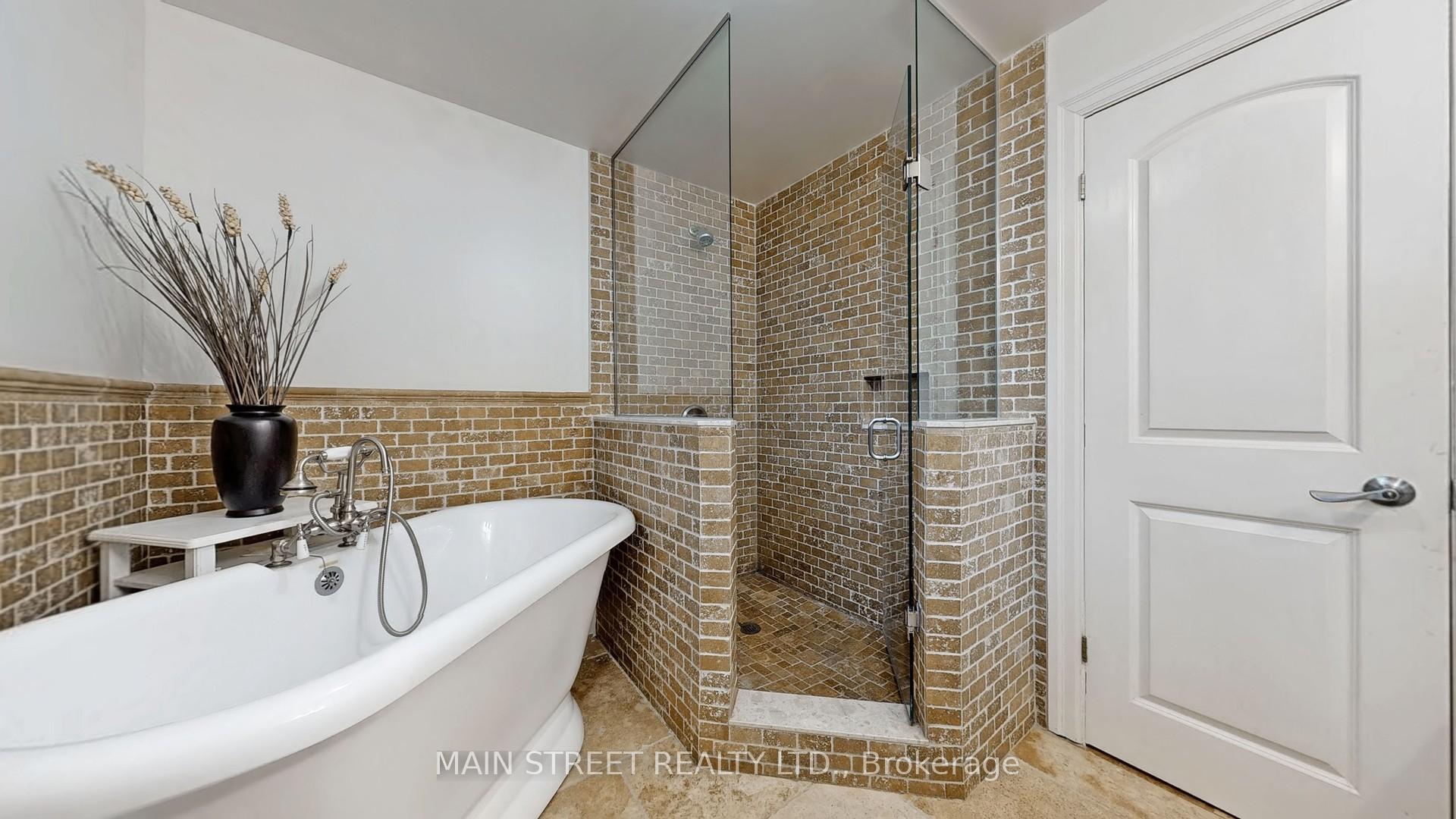 Photo 24 of 21 Munro Crescent, Uxbridge — HOMEH