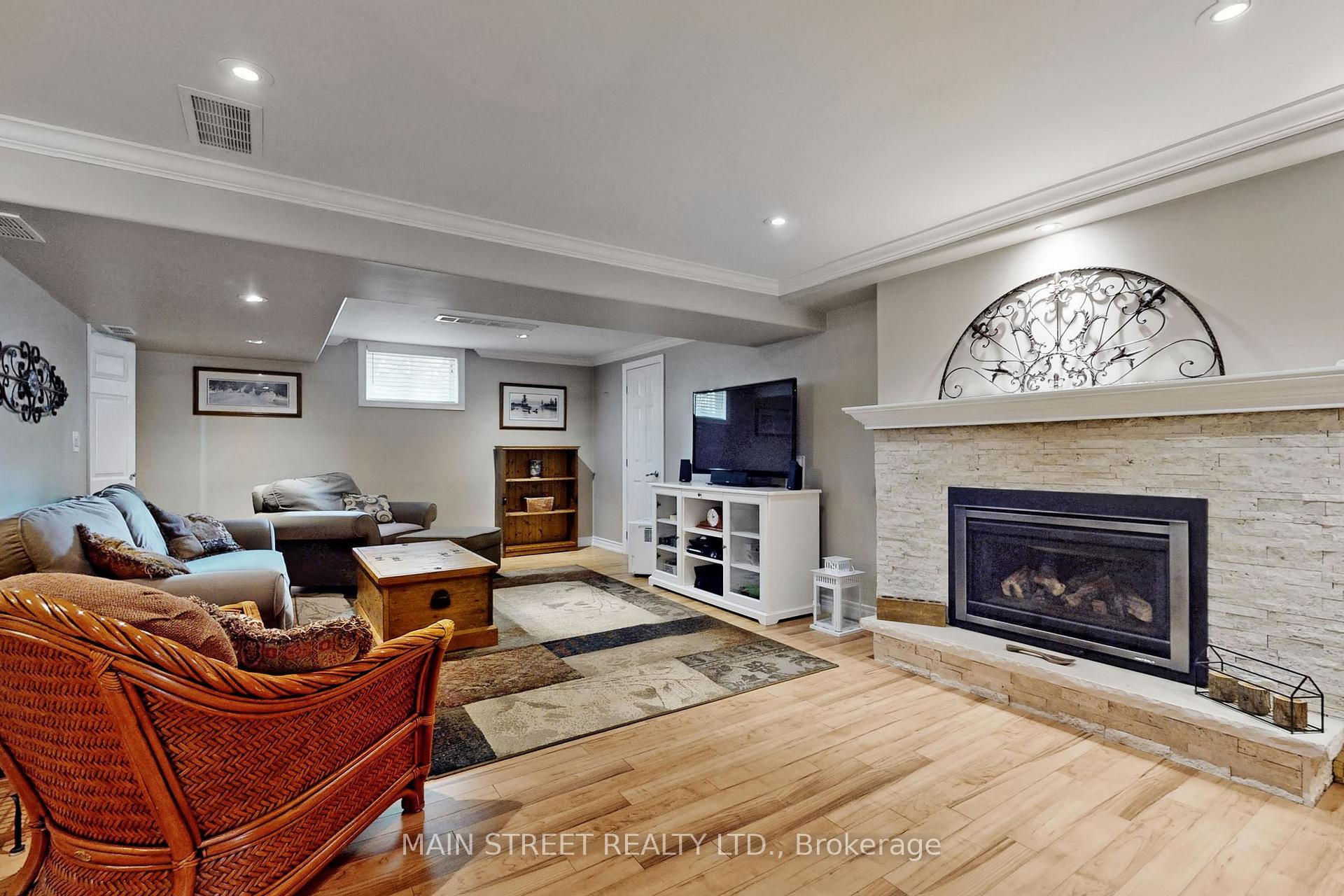 Photo 27 of 21 Munro Crescent, Uxbridge — HOMEH