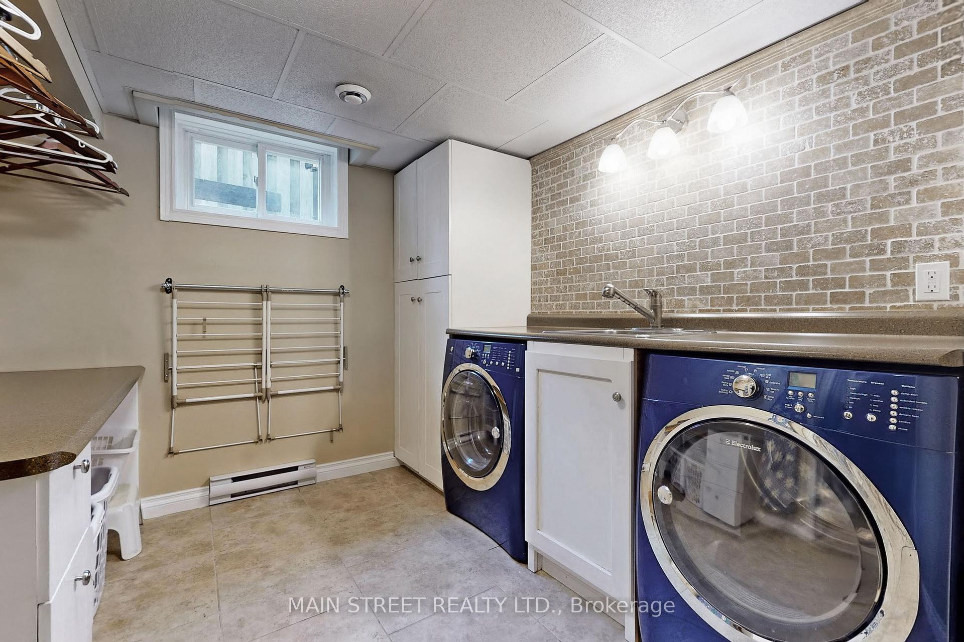 Photo 35 of 21 Munro Crescent, Uxbridge — HOMEH