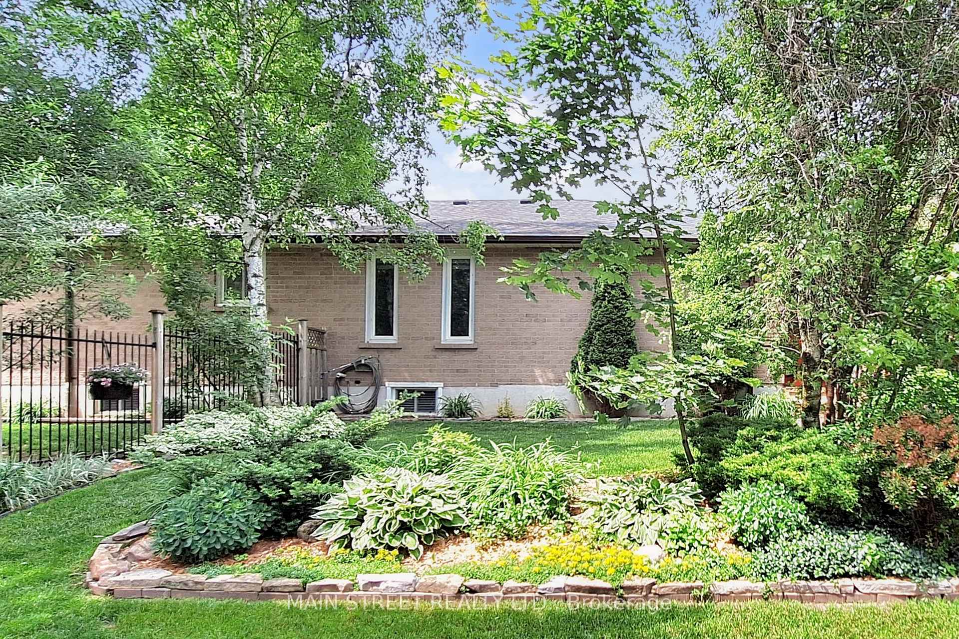 Photo 37 of 21 Munro Crescent, Uxbridge — HOMEH