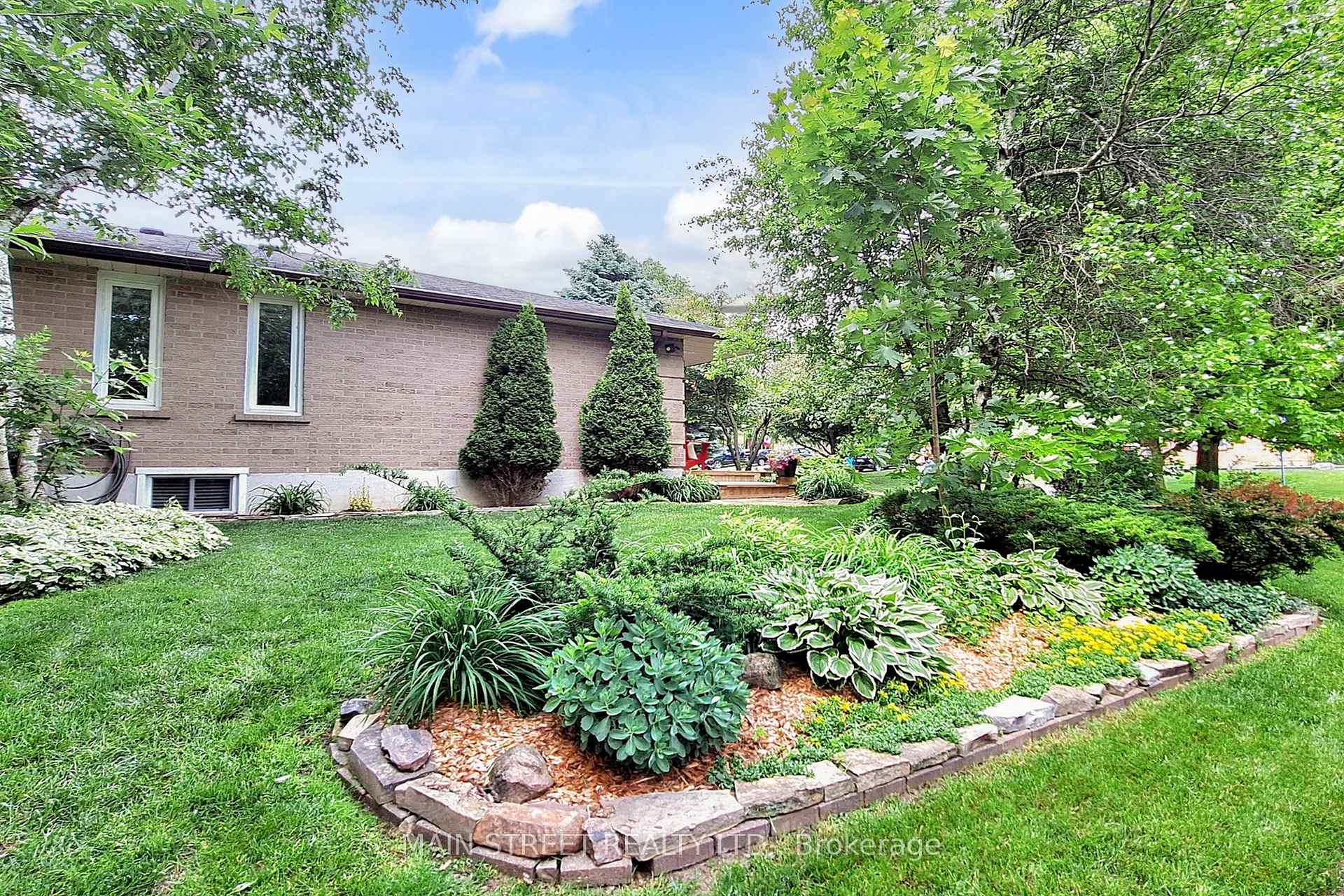 Photo 39 of 21 Munro Crescent, Uxbridge — HOMEH