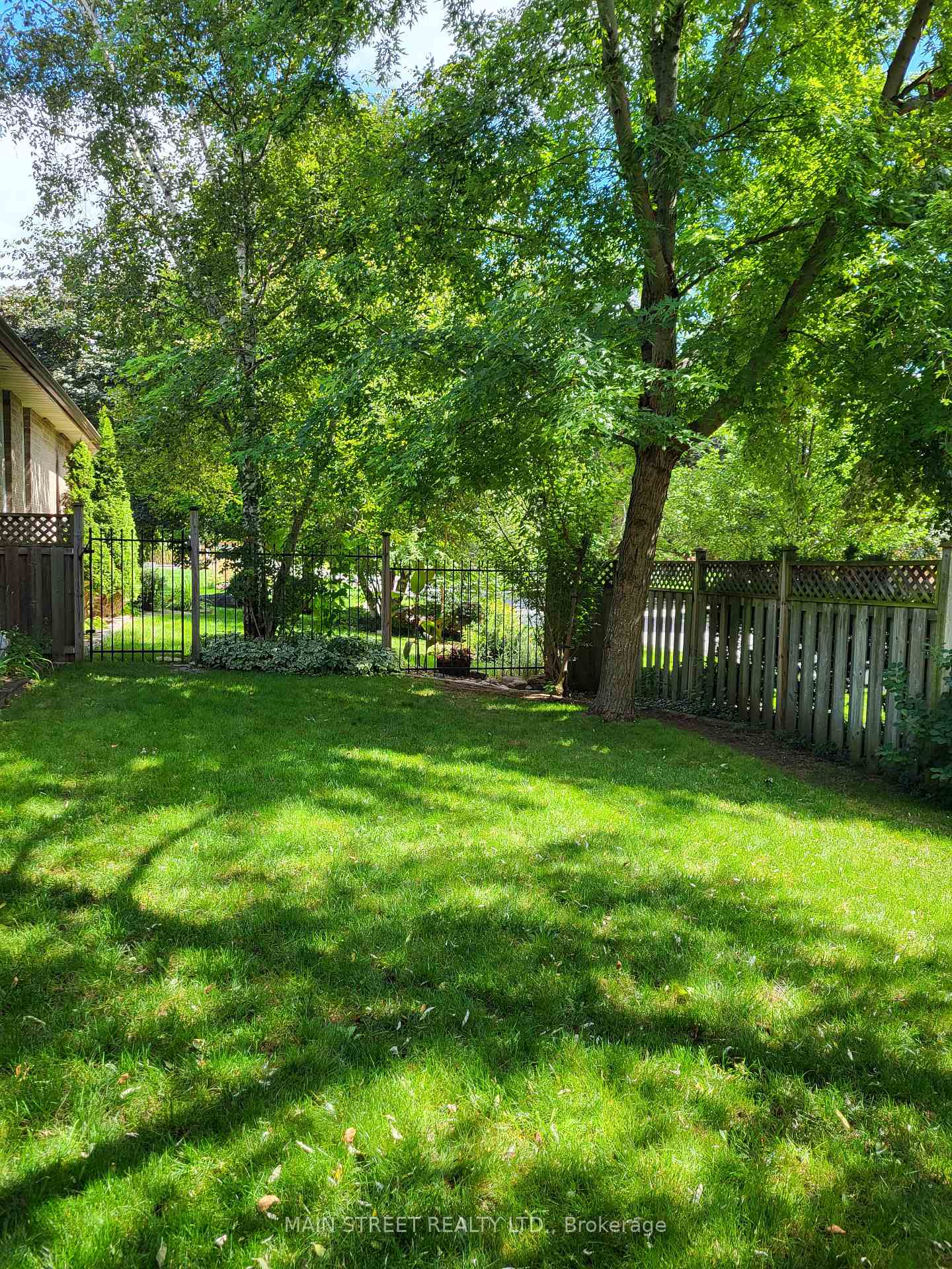 Photo 44 of 21 Munro Crescent, Uxbridge — HOMEH