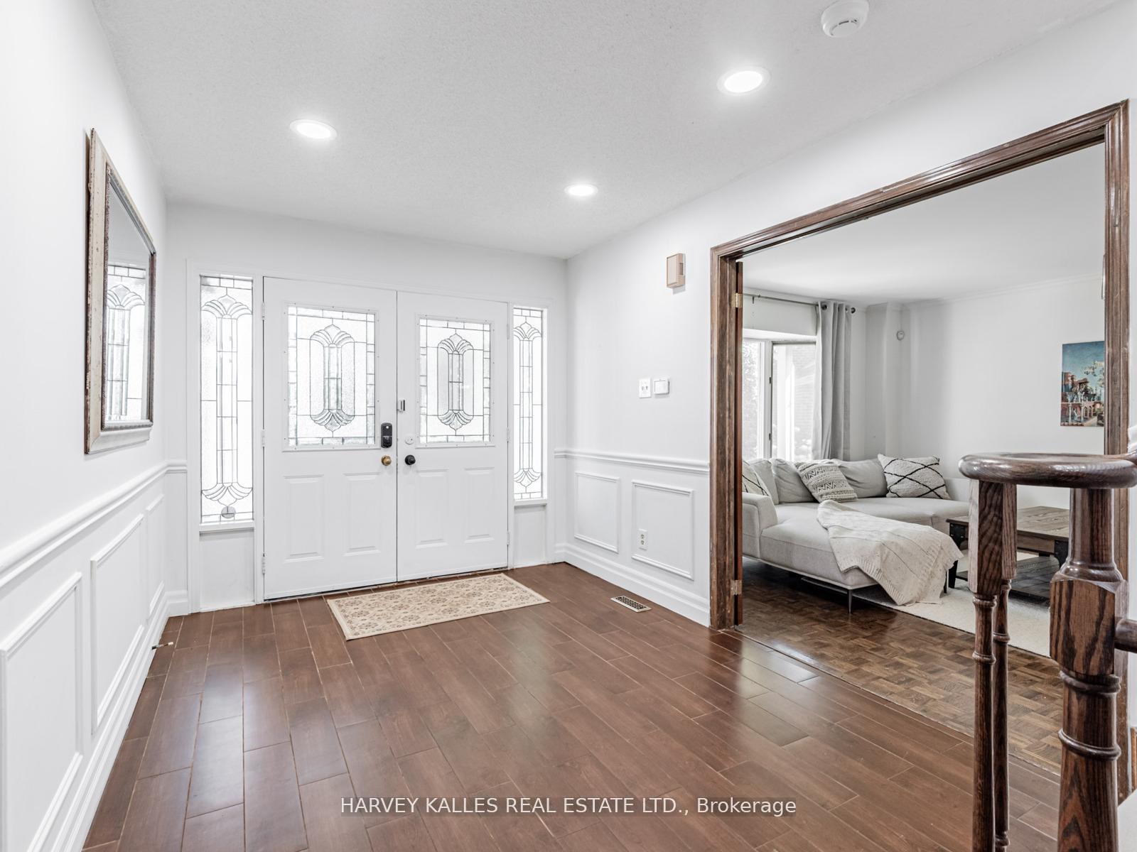 Photo 4 of 85 Franmore Circle, Vaughan, Crestwood-Springfarm-Yorkhill — HOMEH