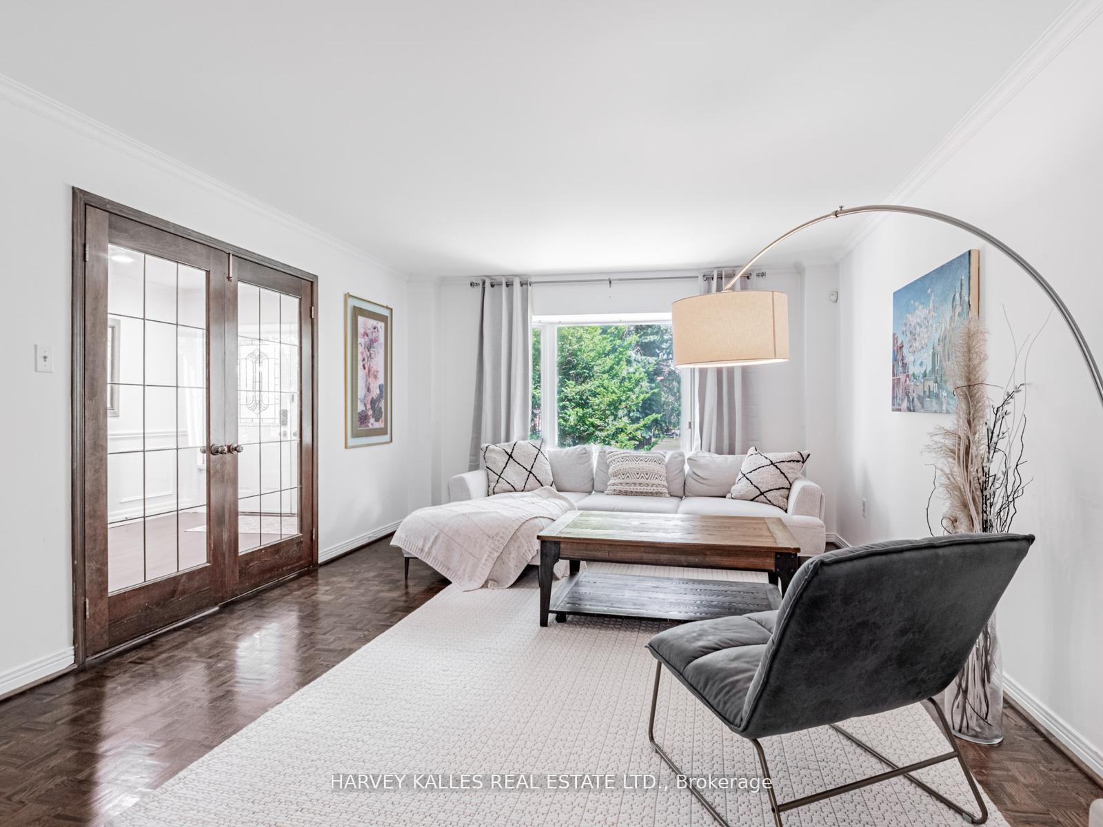 Photo 5 of 85 Franmore Circle, Vaughan, Crestwood-Springfarm-Yorkhill — HOMEH