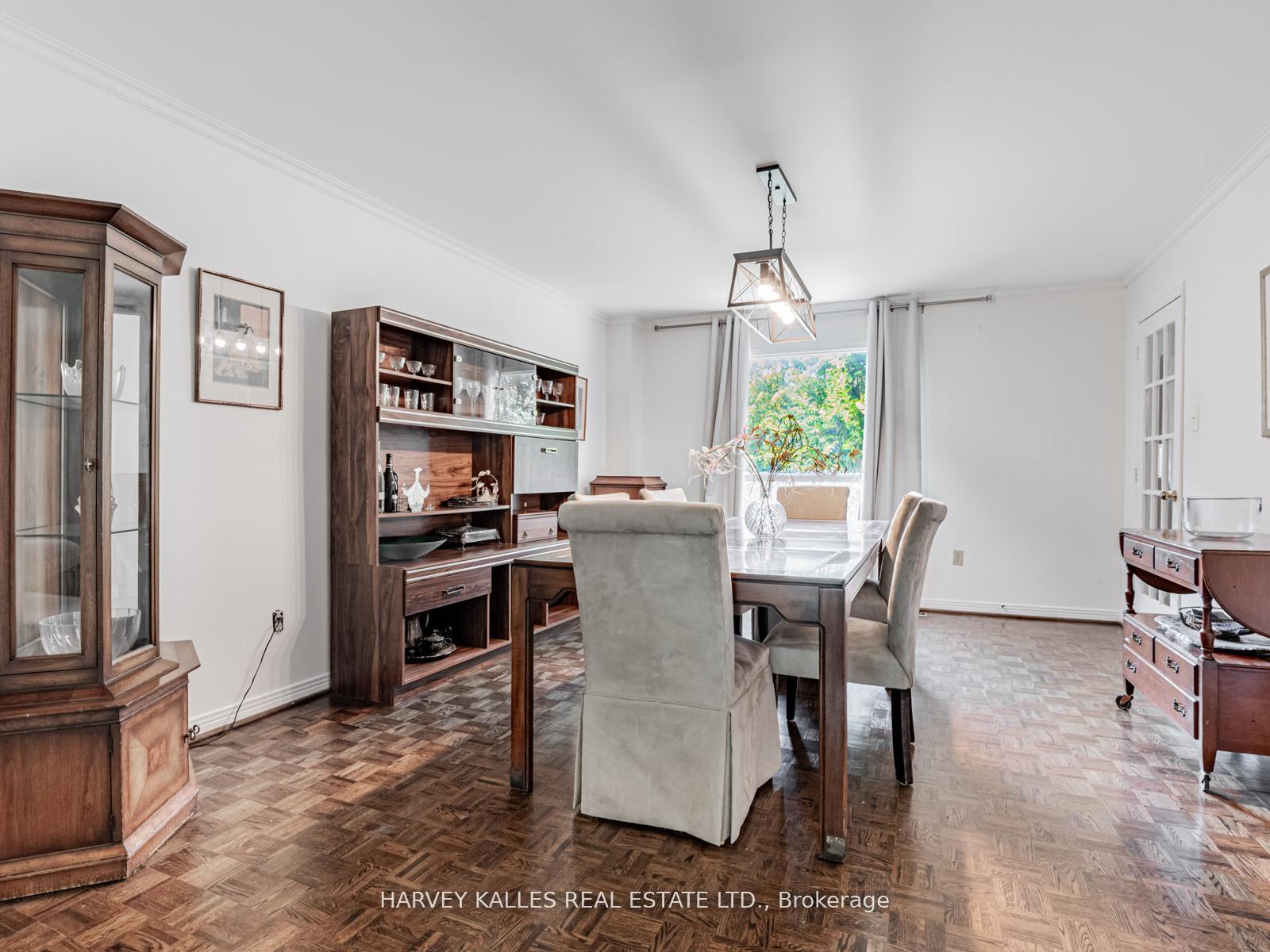 Photo 8 of 85 Franmore Circle, Vaughan, Crestwood-Springfarm-Yorkhill — HOMEH
