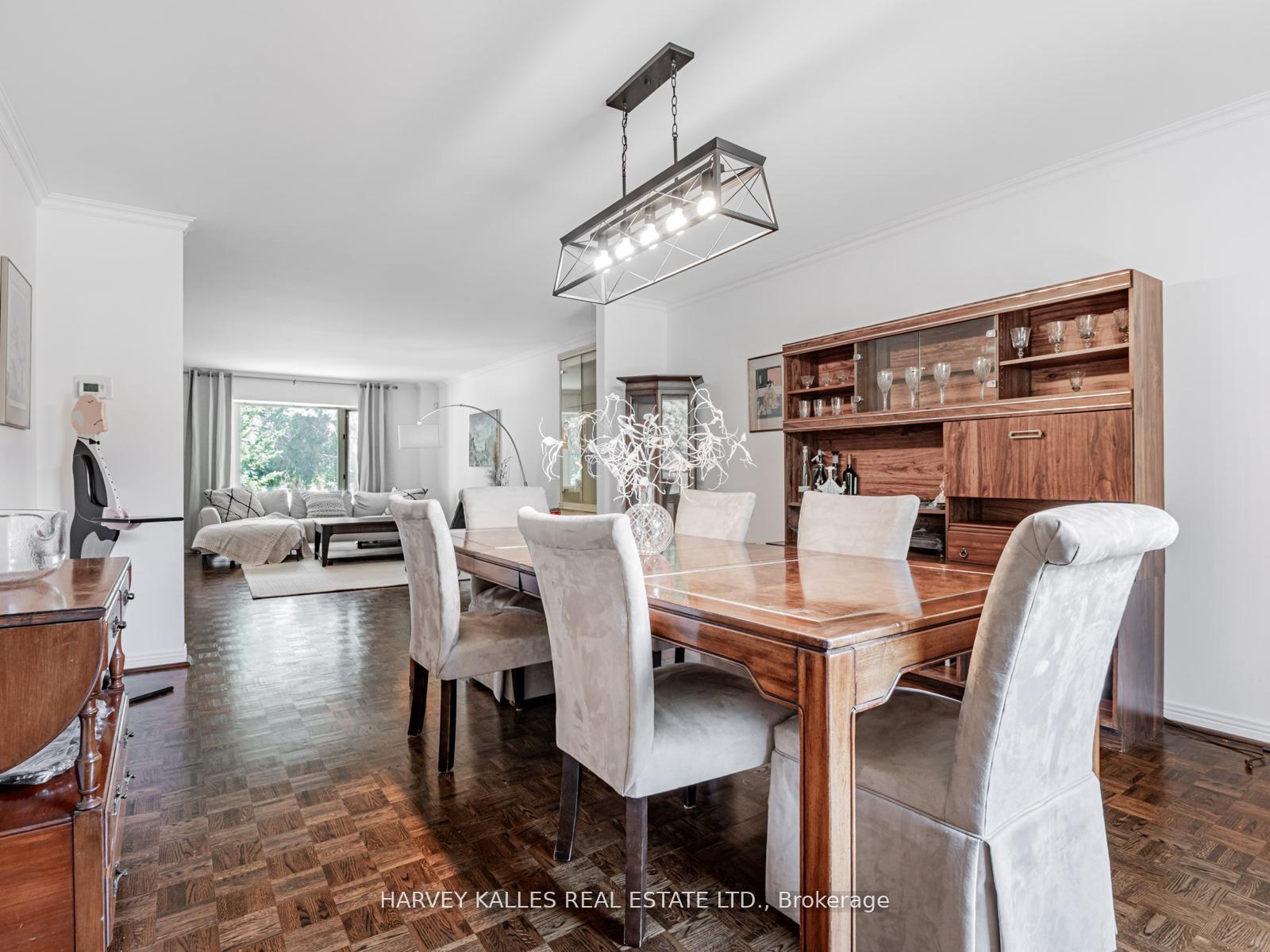 Photo 9 of 85 Franmore Circle, Vaughan, Crestwood-Springfarm-Yorkhill — HOMEH