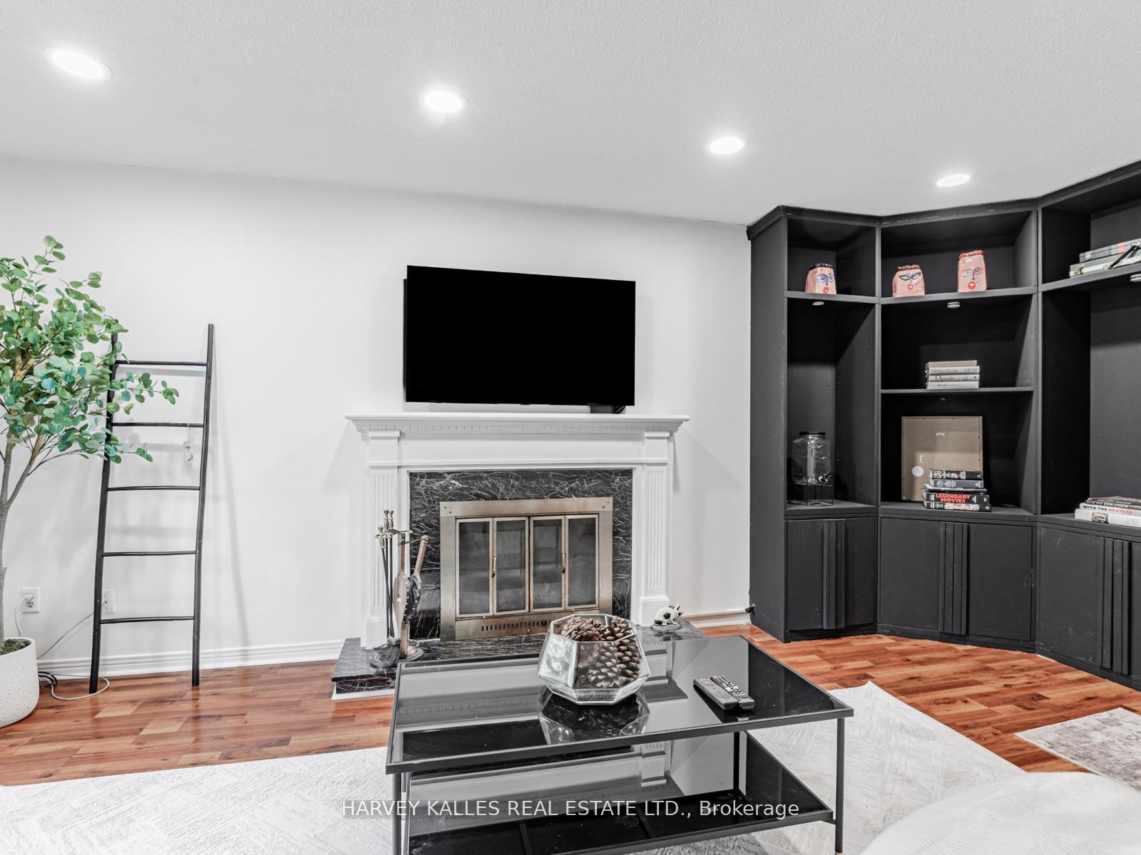 Photo 10 of 85 Franmore Circle, Vaughan, Crestwood-Springfarm-Yorkhill — HOMEH