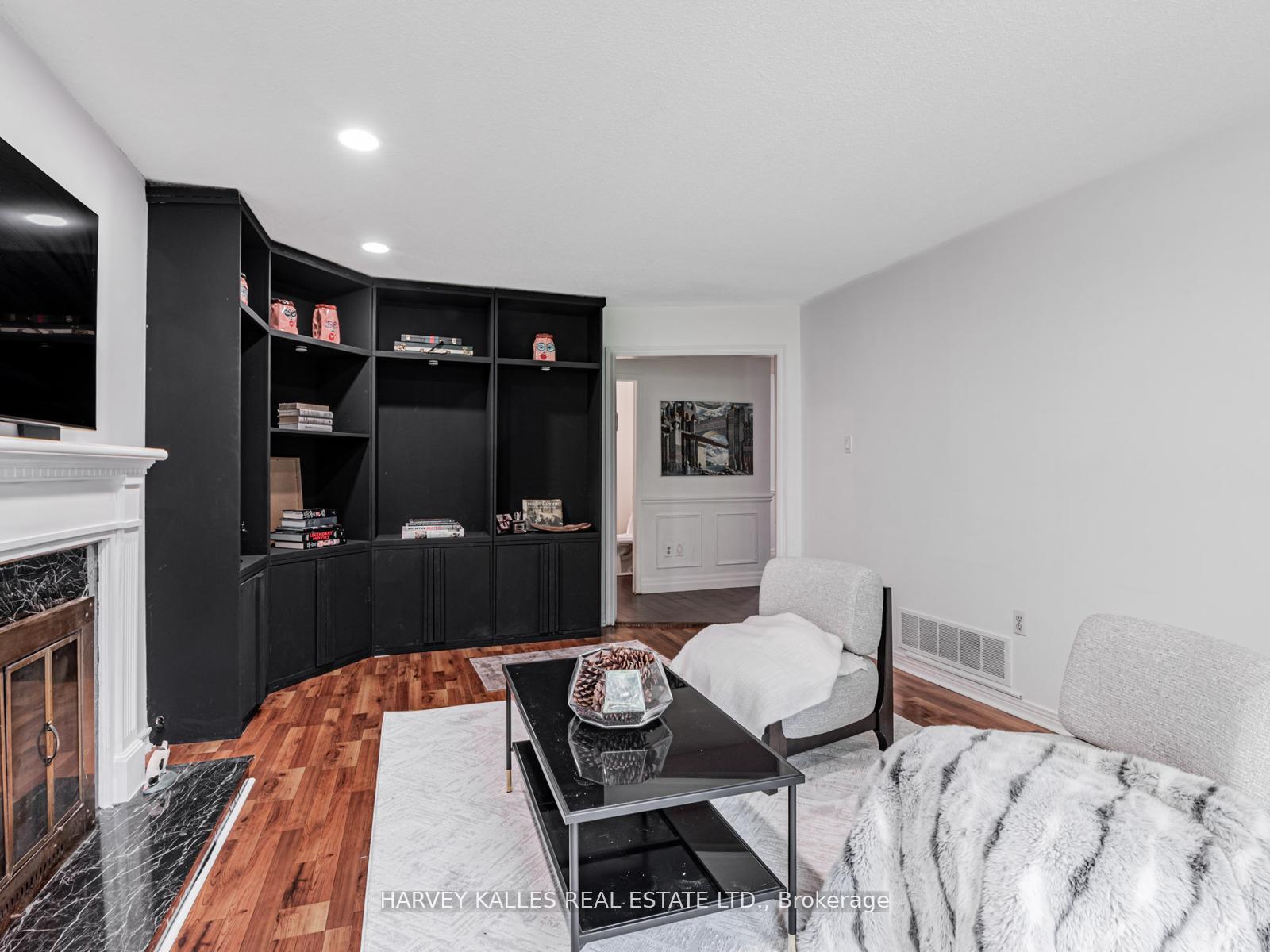 Photo 11 of 85 Franmore Circle, Vaughan, Crestwood-Springfarm-Yorkhill — HOMEH
