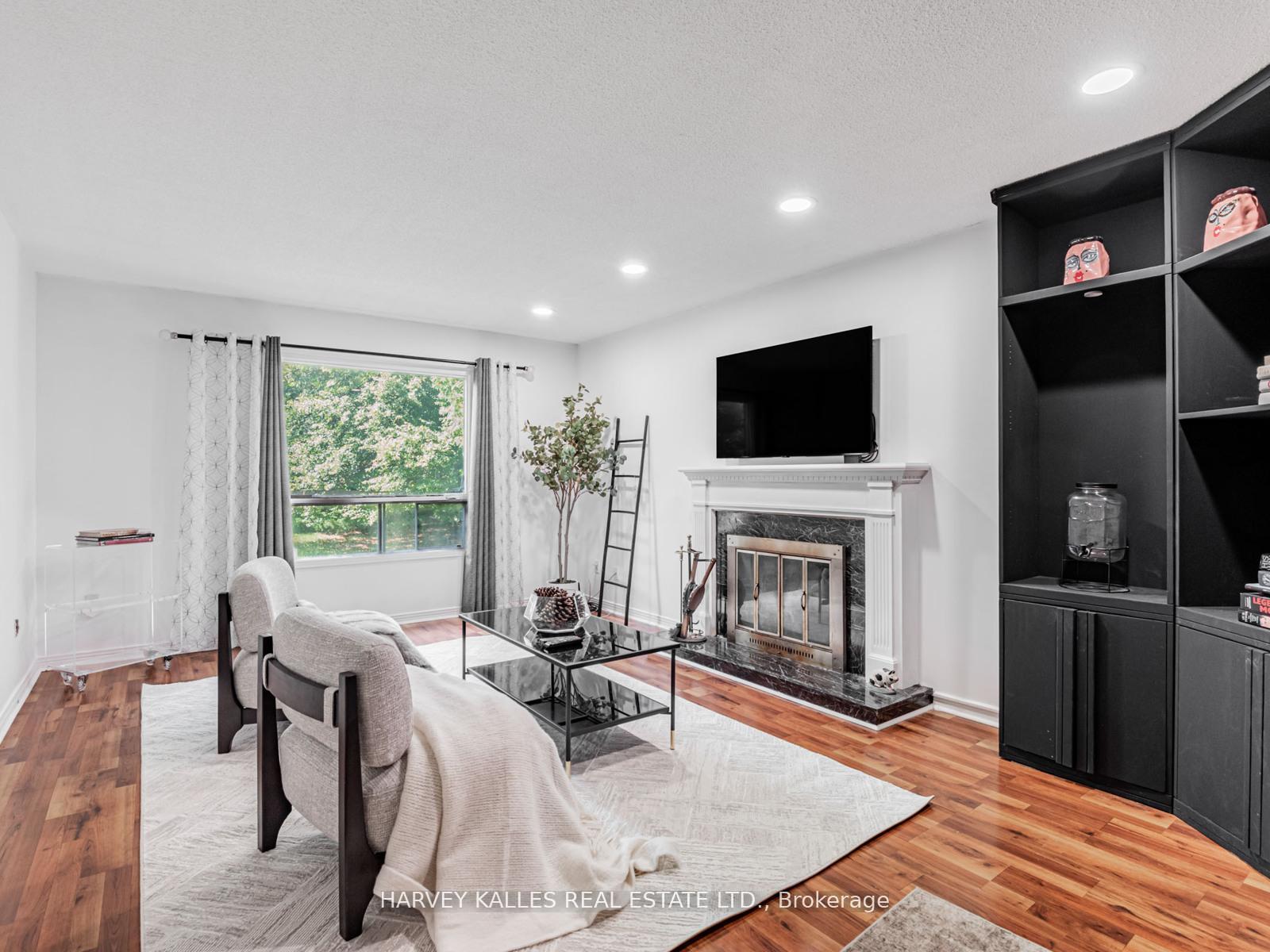Photo 12 of 85 Franmore Circle, Vaughan, Crestwood-Springfarm-Yorkhill — HOMEH