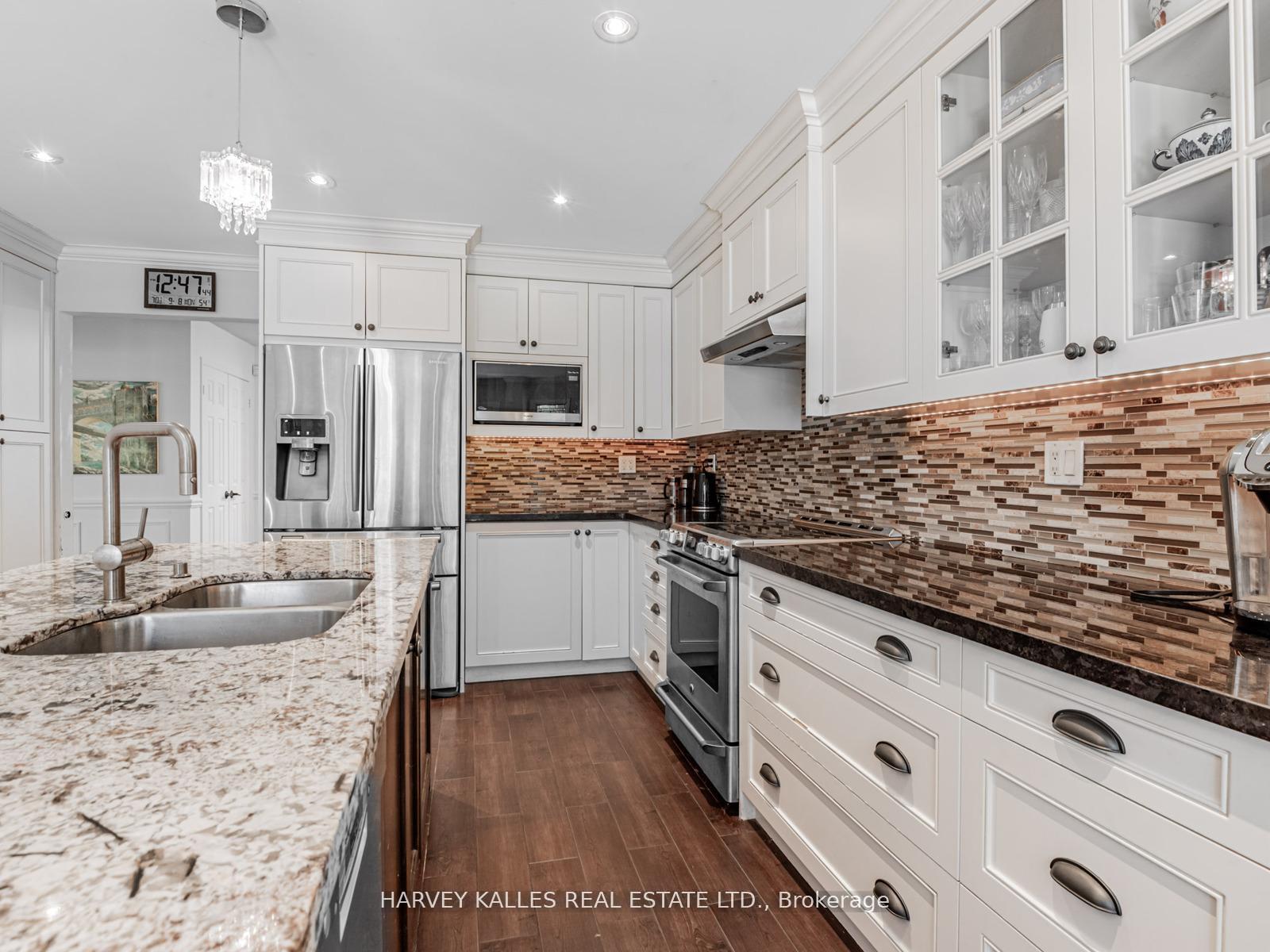 Photo 13 of 85 Franmore Circle, Vaughan, Crestwood-Springfarm-Yorkhill — HOMEH