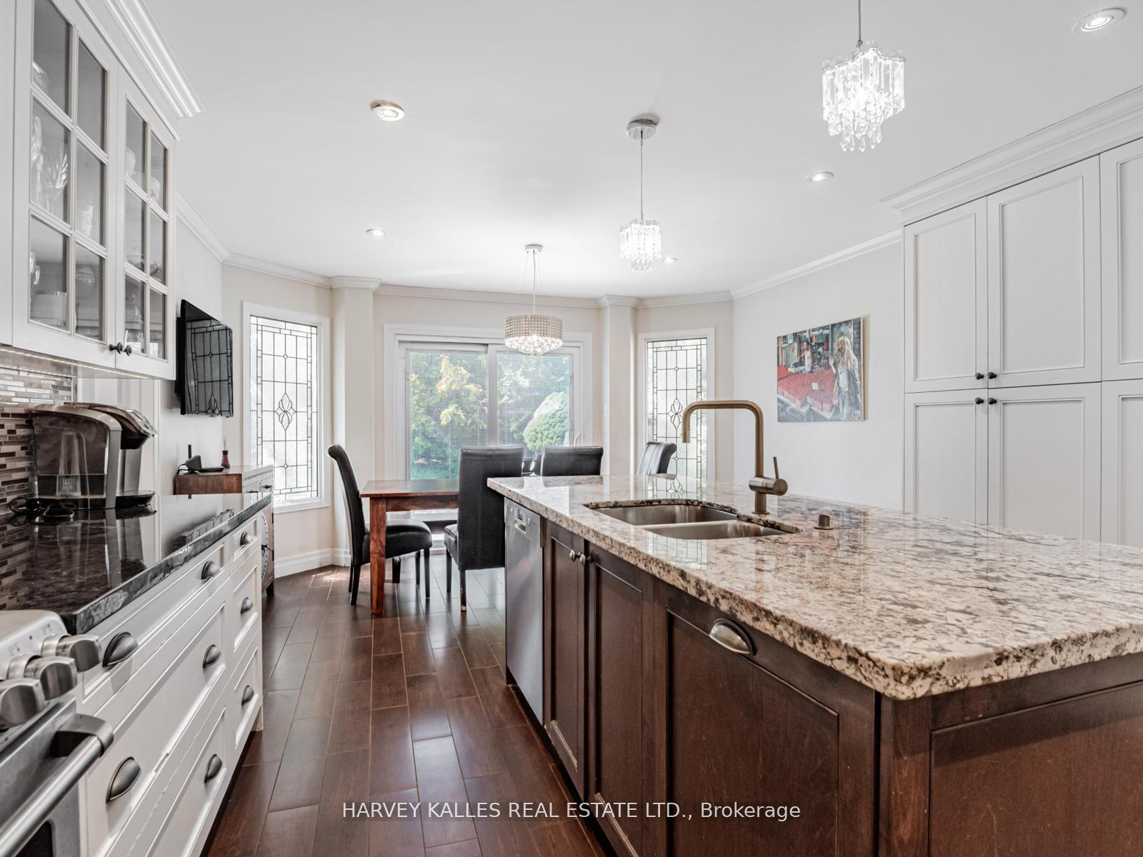 Photo 17 of 85 Franmore Circle, Vaughan, Crestwood-Springfarm-Yorkhill — HOMEH