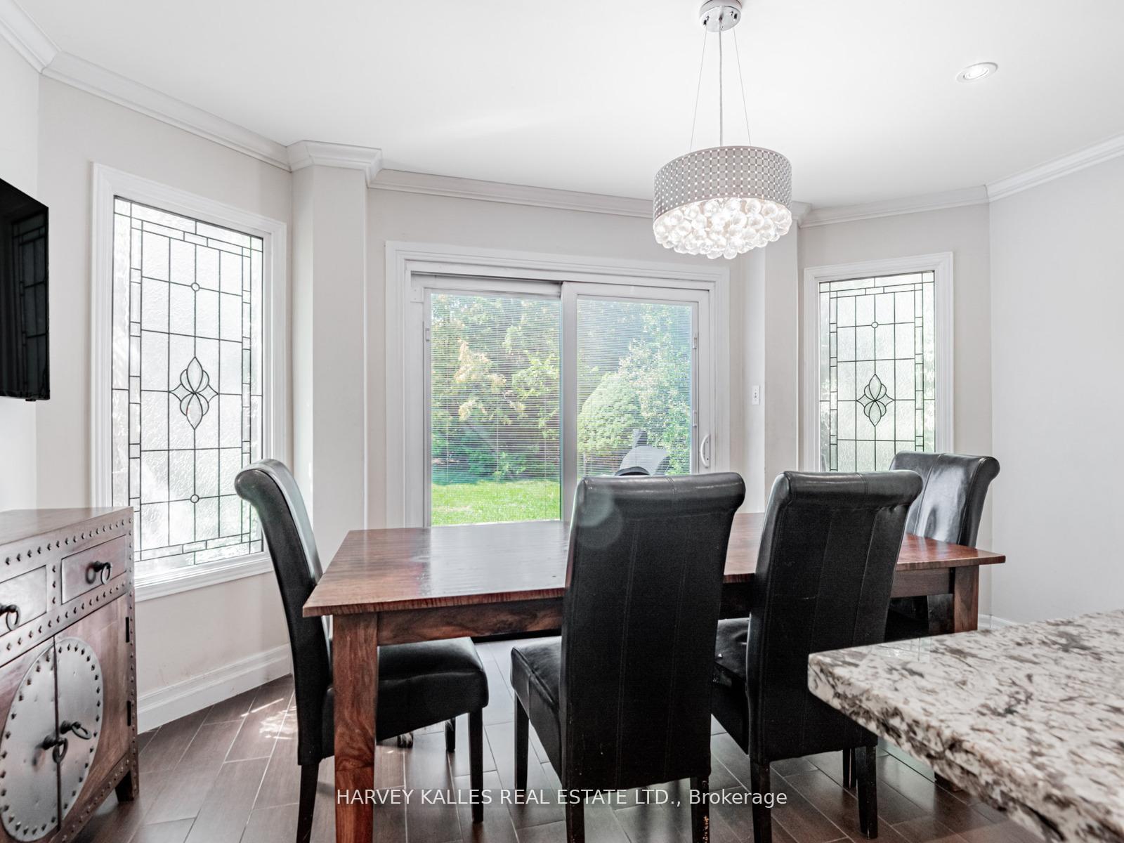Photo 18 of 85 Franmore Circle, Vaughan, Crestwood-Springfarm-Yorkhill — HOMEH