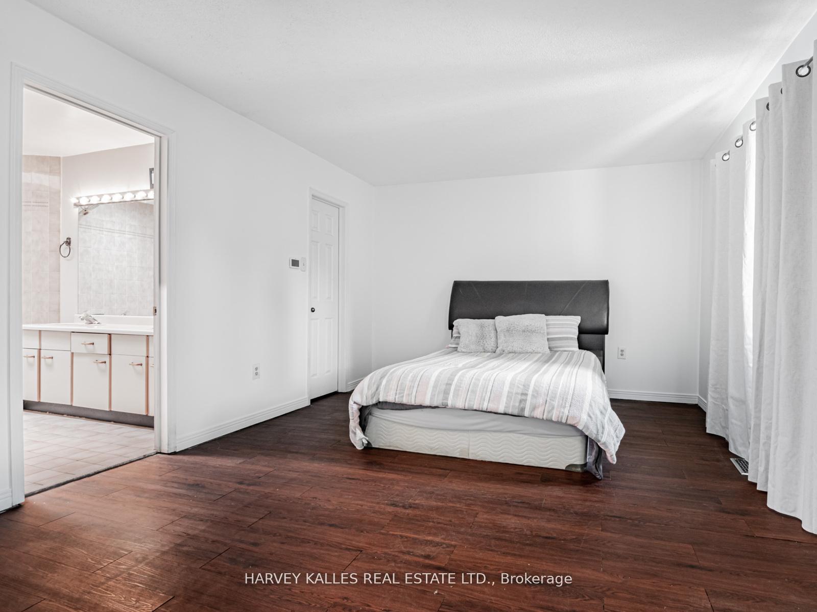 Photo 26 of 85 Franmore Circle, Vaughan, Crestwood-Springfarm-Yorkhill — HOMEH