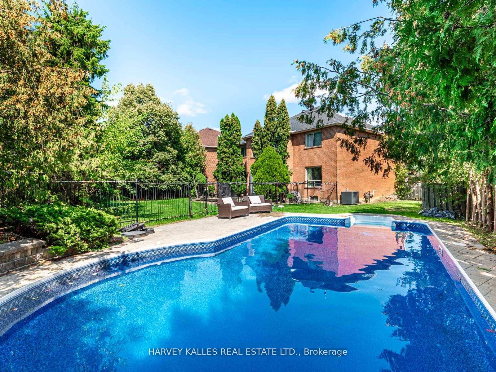 Photo 35 of 85 Franmore Circle, Vaughan, Crestwood-Springfarm-Yorkhill — HOMEH
