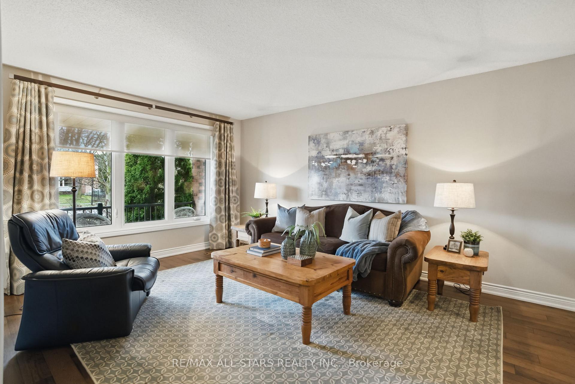Photo 3 of 15 St Johns Court, Uxbridge — HOMEH