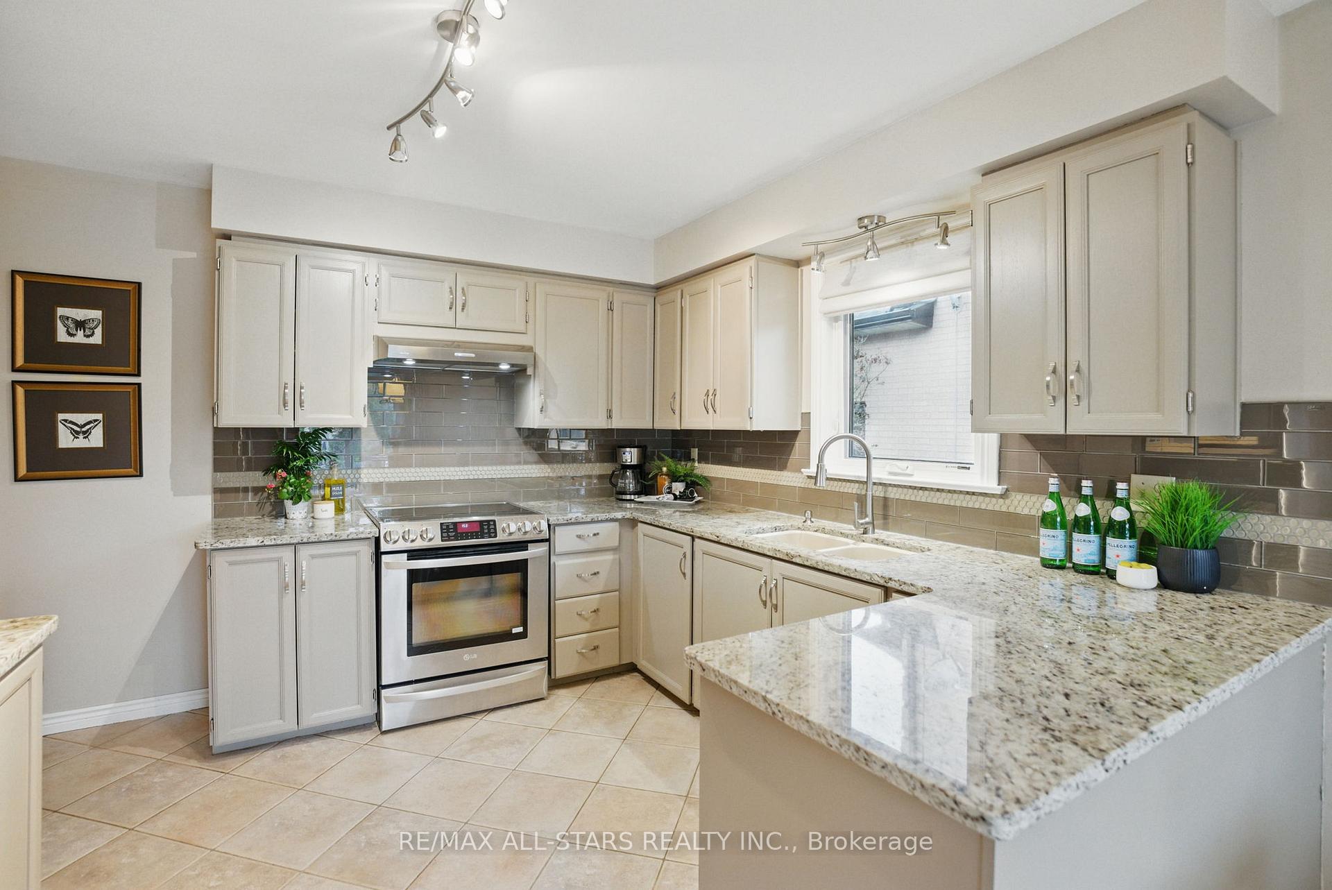 Photo 13 of 15 St Johns Court, Uxbridge — HOMEH