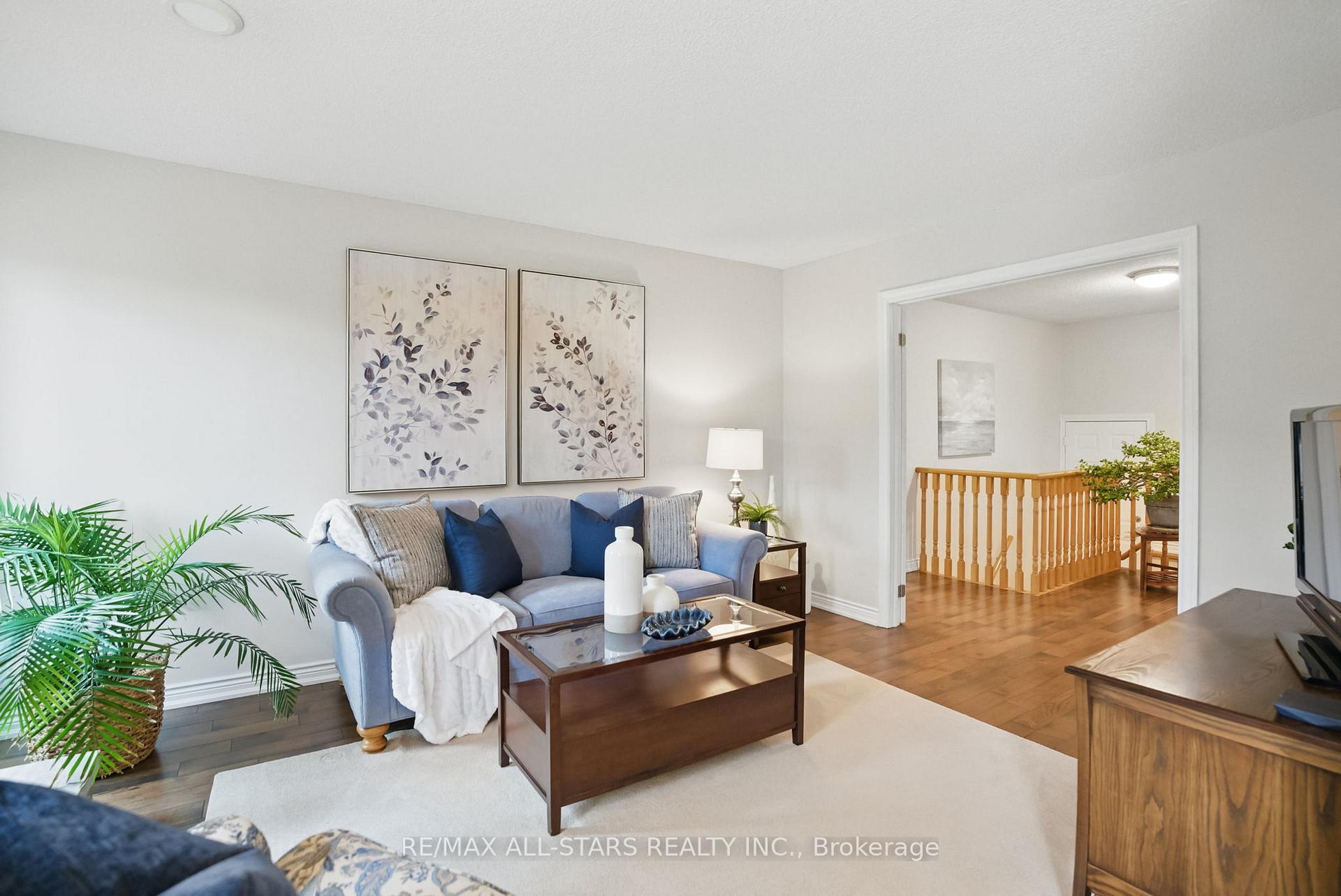Photo 17 of 15 St Johns Court, Uxbridge — HOMEH