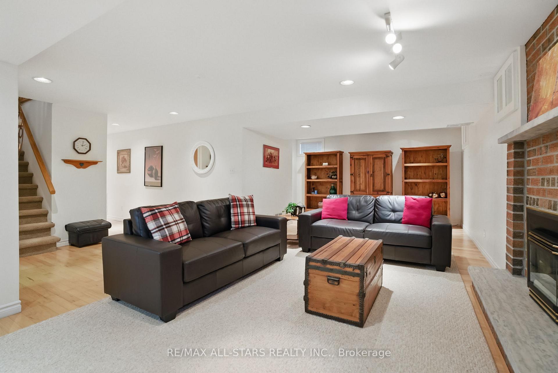 Photo 26 of 15 St Johns Court, Uxbridge — HOMEH