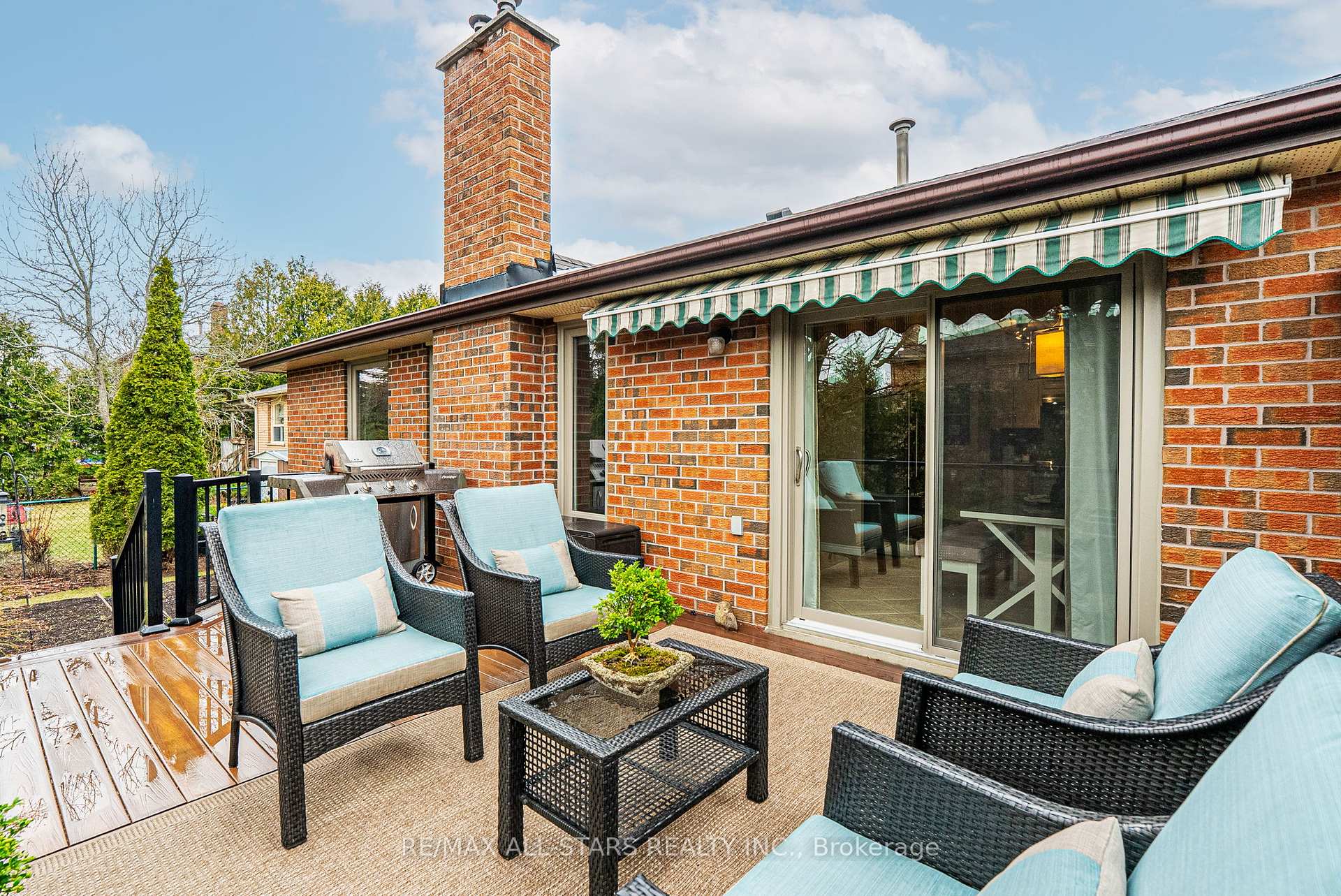 Photo 32 of 15 St Johns Court, Uxbridge — HOMEH