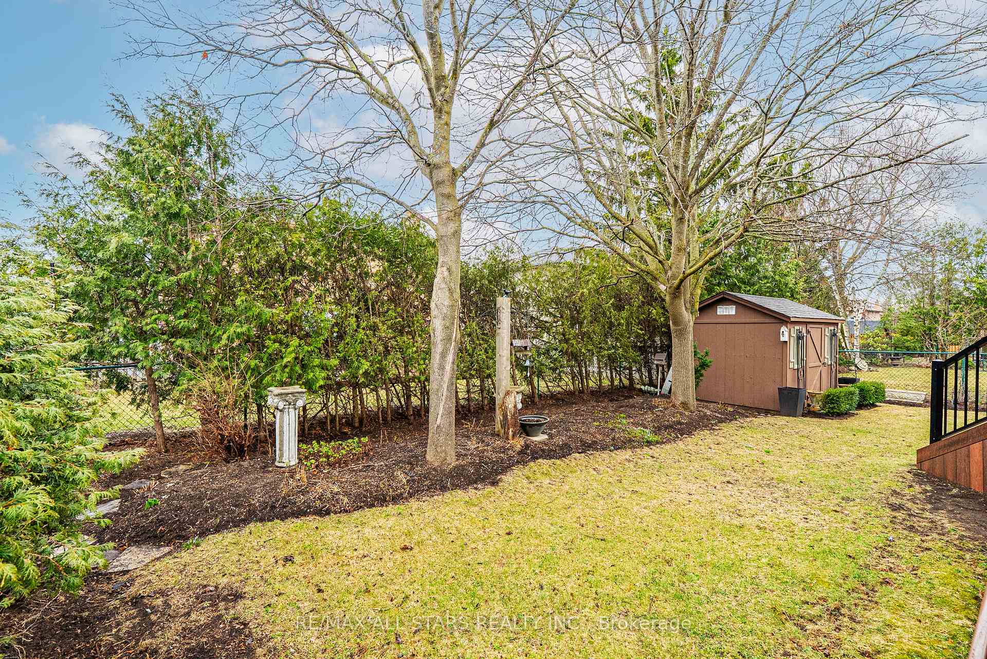 Photo 37 of 15 St Johns Court, Uxbridge — HOMEH