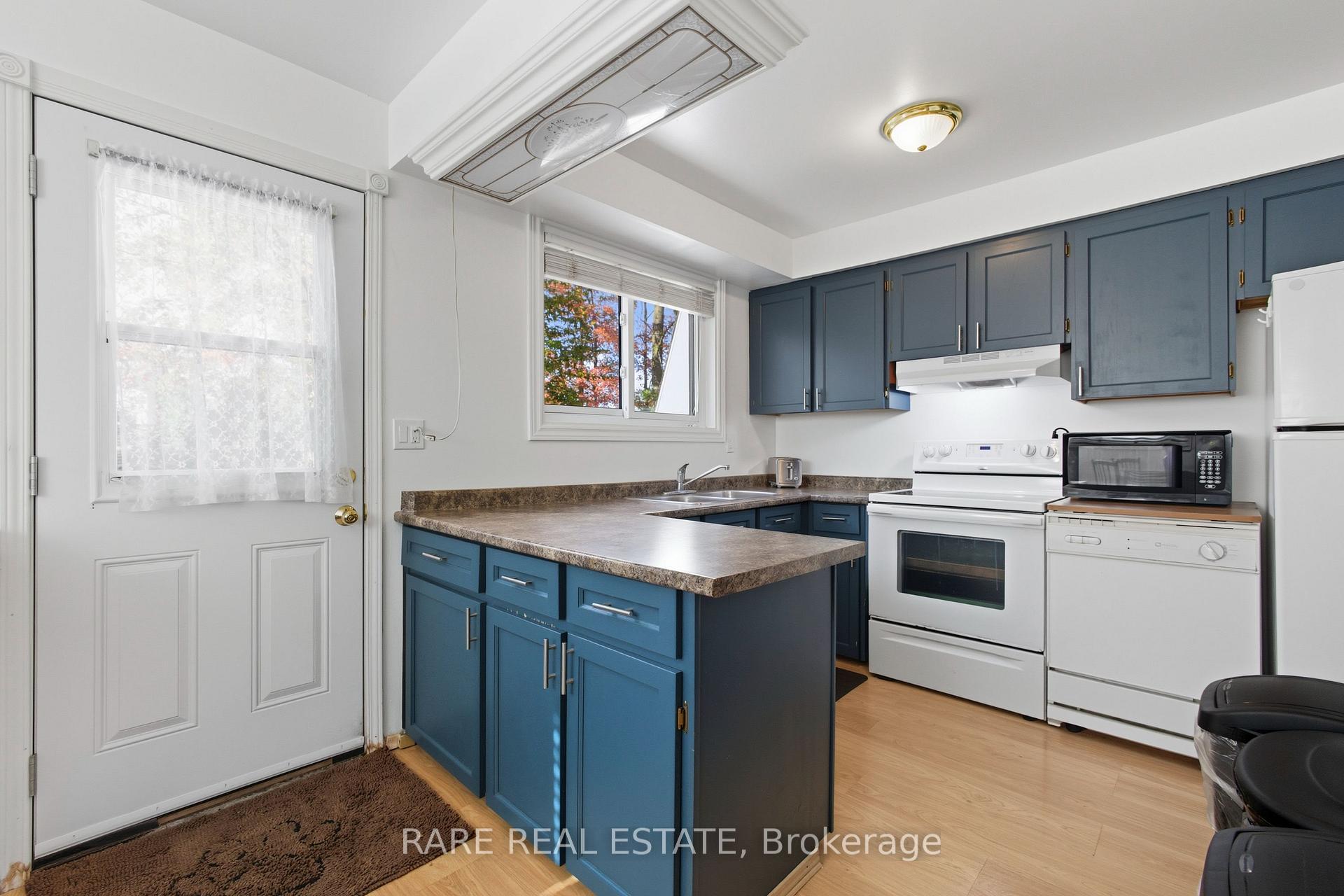 Photo 30 of 66 Springdale Drive, Barrie, Cundles East — HOMEH
