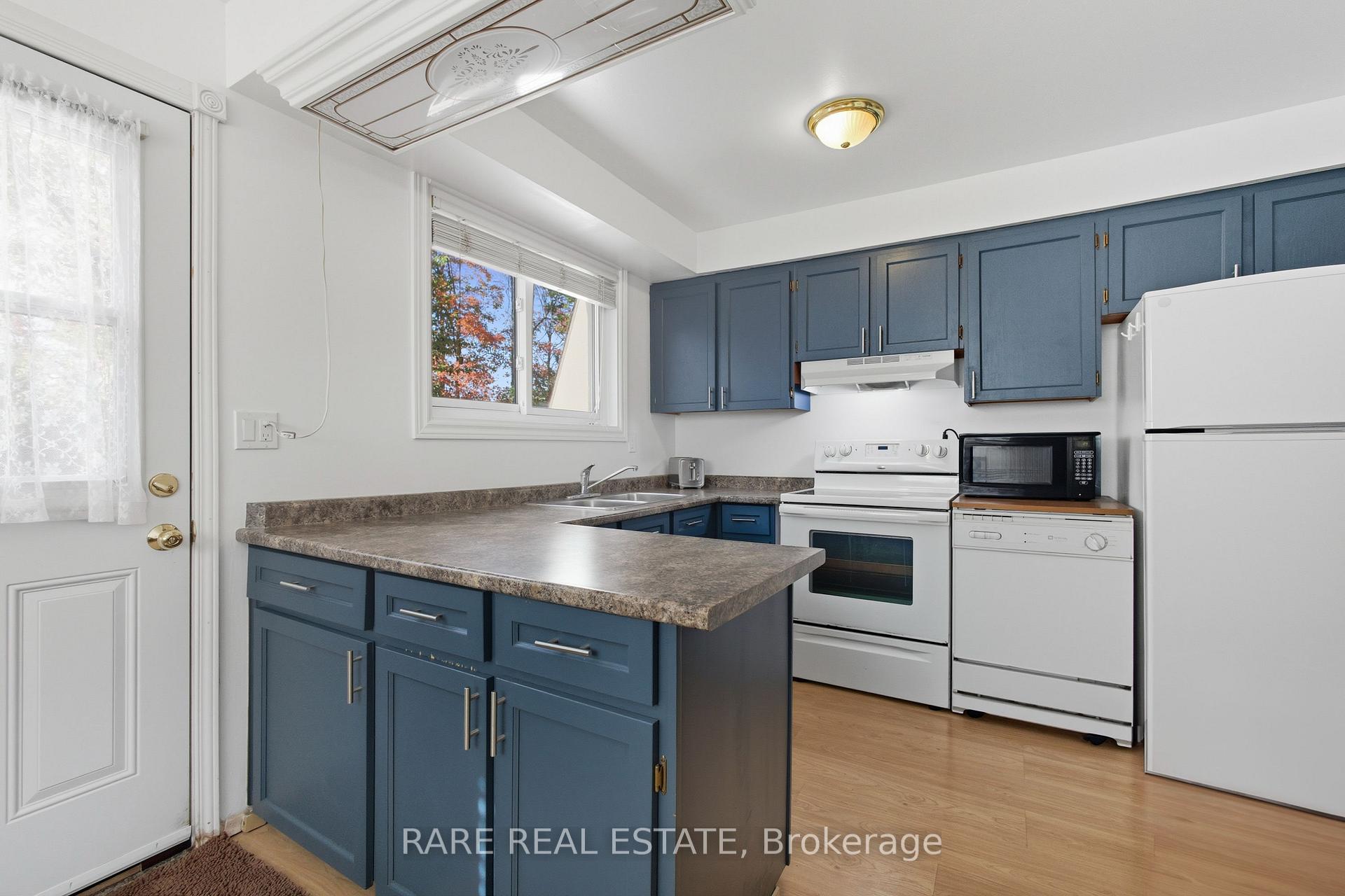 Photo 32 of 66 Springdale Drive, Barrie, Cundles East — HOMEH
