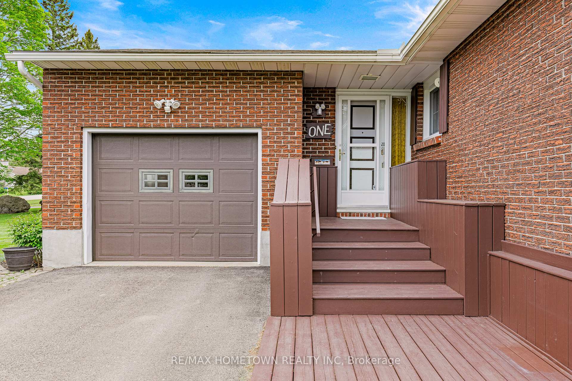 Photo 5 of 1 Maitland Drive, Augusta, Augusta Twp — HOMEH