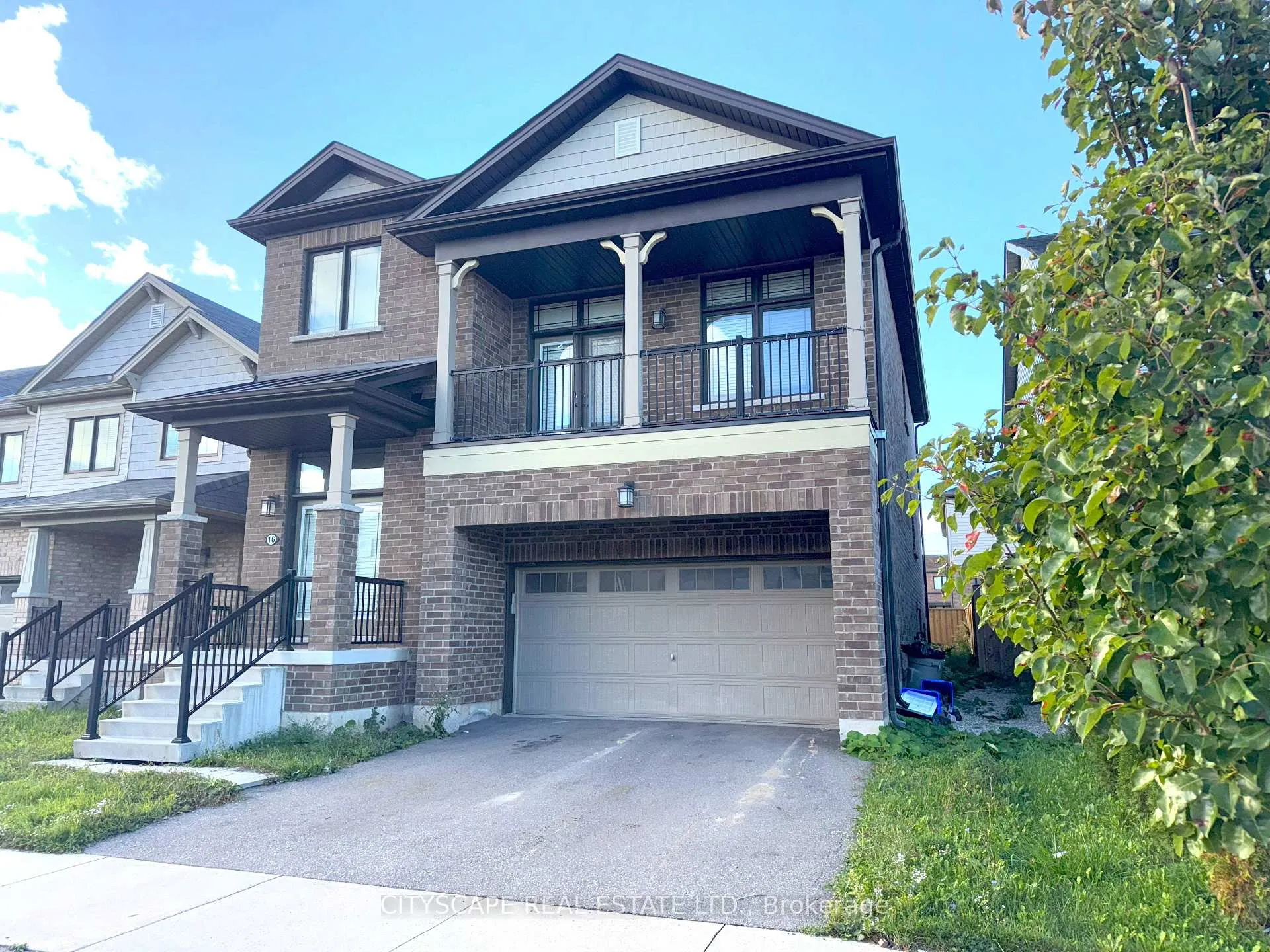 Photo 2 of 16 Pagebrook Crescent, Hamilton, Stoney Creek Mountain — HOMEH