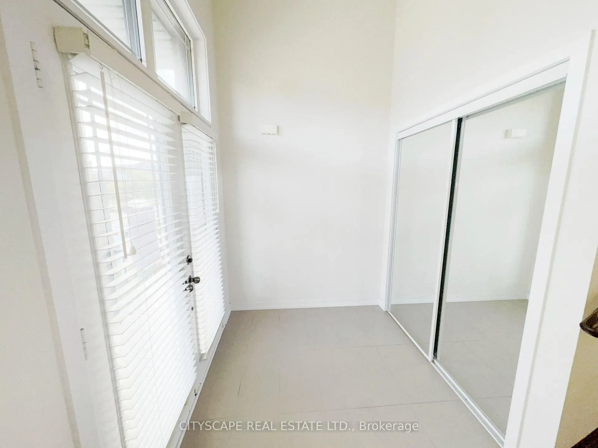 Photo 6 of 16 Pagebrook Crescent, Hamilton, Stoney Creek Mountain — HOMEH