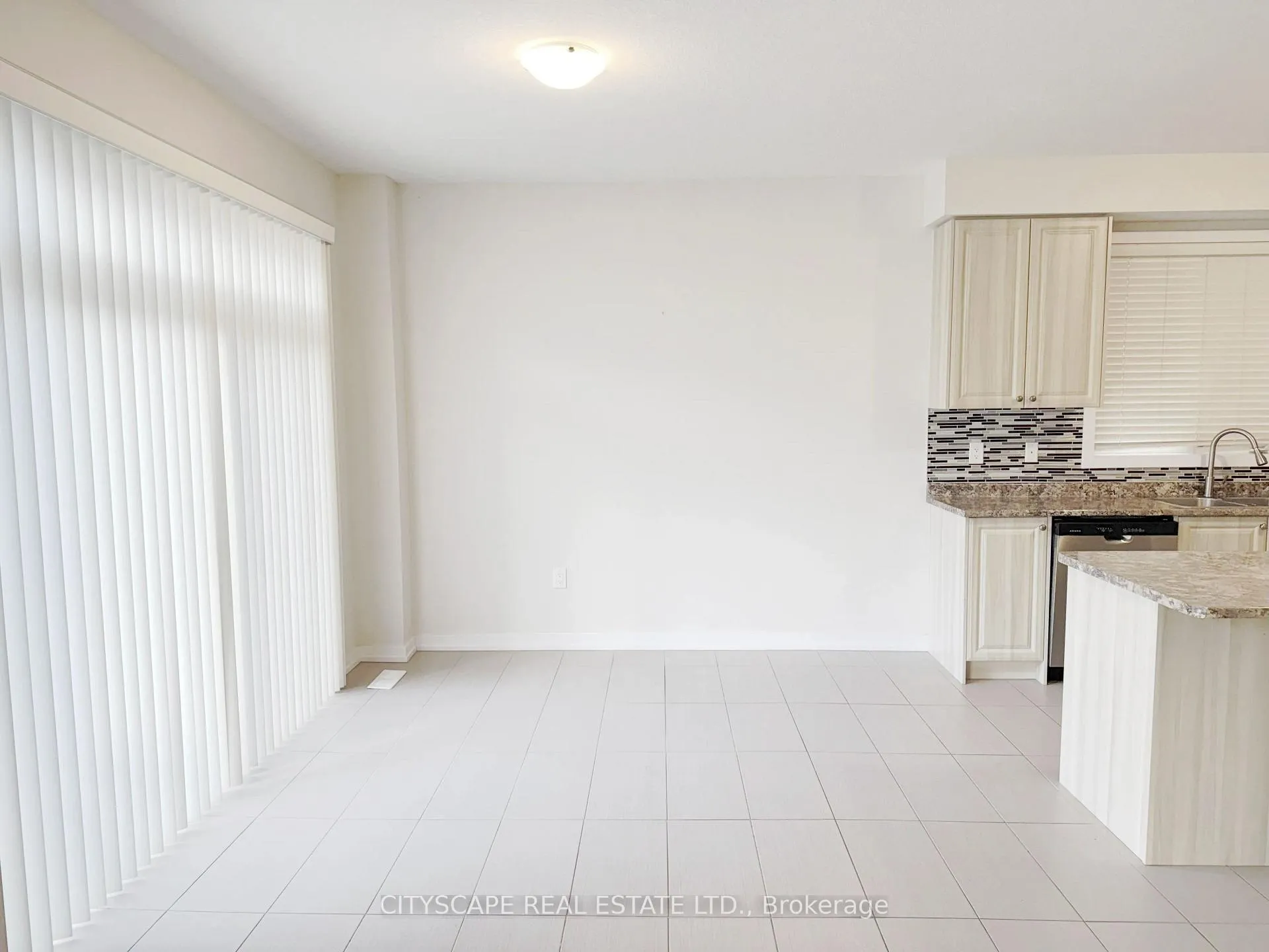 Photo 15 of 16 Pagebrook Crescent, Hamilton, Stoney Creek Mountain — HOMEH