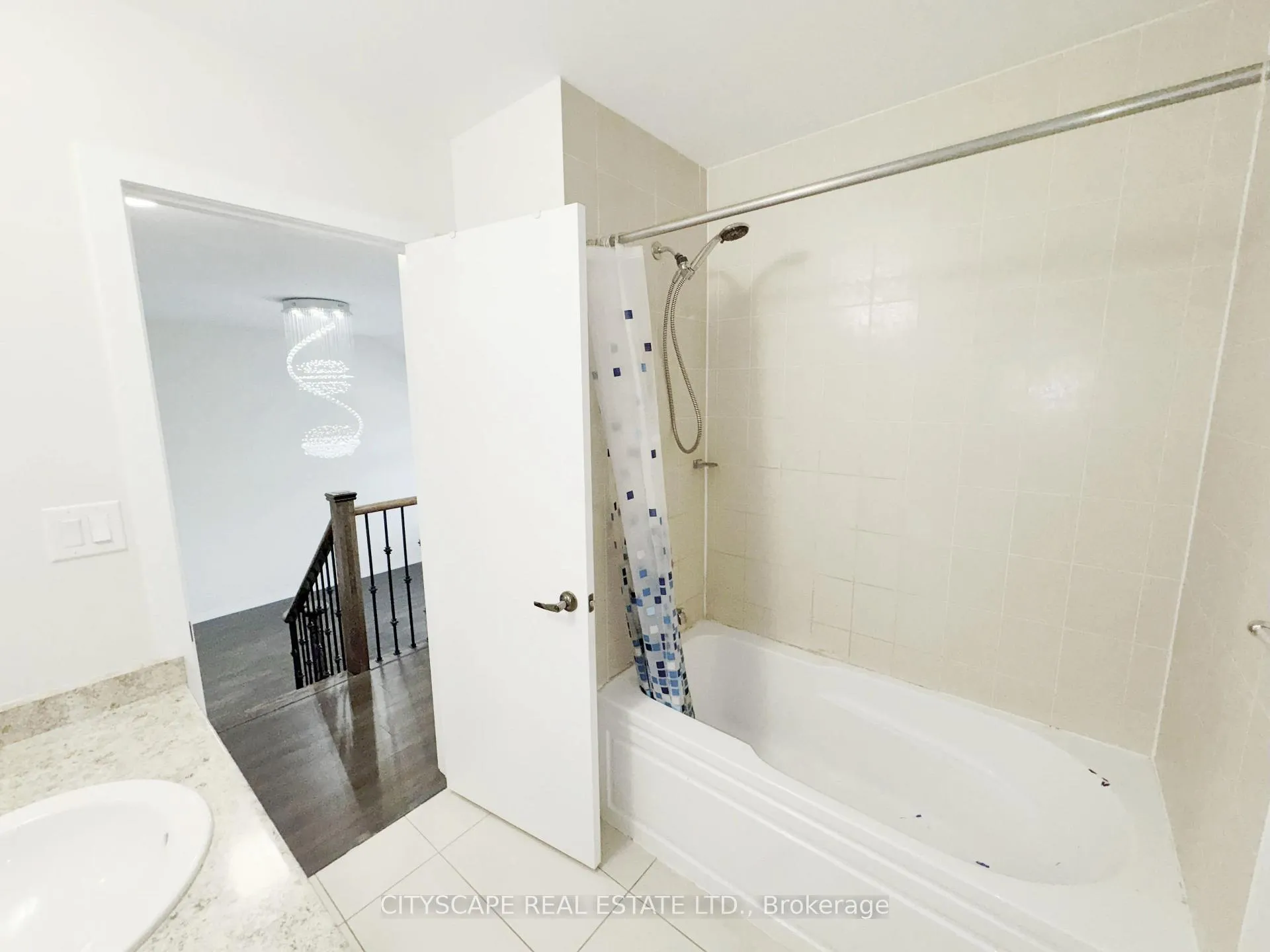 Photo 33 of 16 Pagebrook Crescent, Hamilton, Stoney Creek Mountain — HOMEH