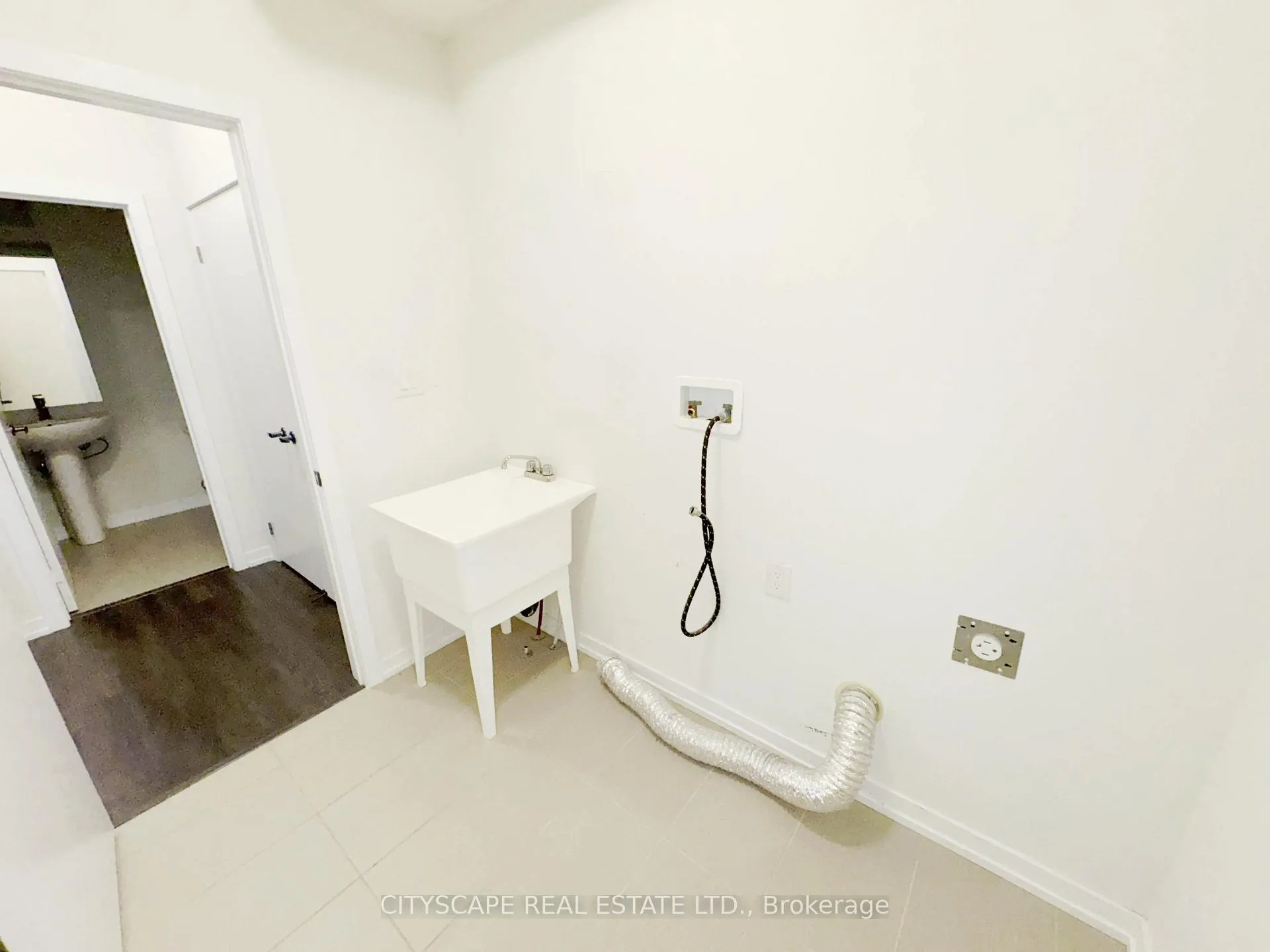 Photo 44 of 16 Pagebrook Crescent, Hamilton, Stoney Creek Mountain — HOMEH