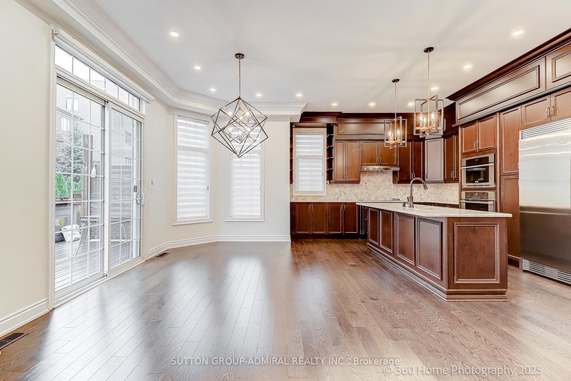 Photo 4 of 107 Queen Filomena Avenue, Vaughan, Patterson — HOMEH