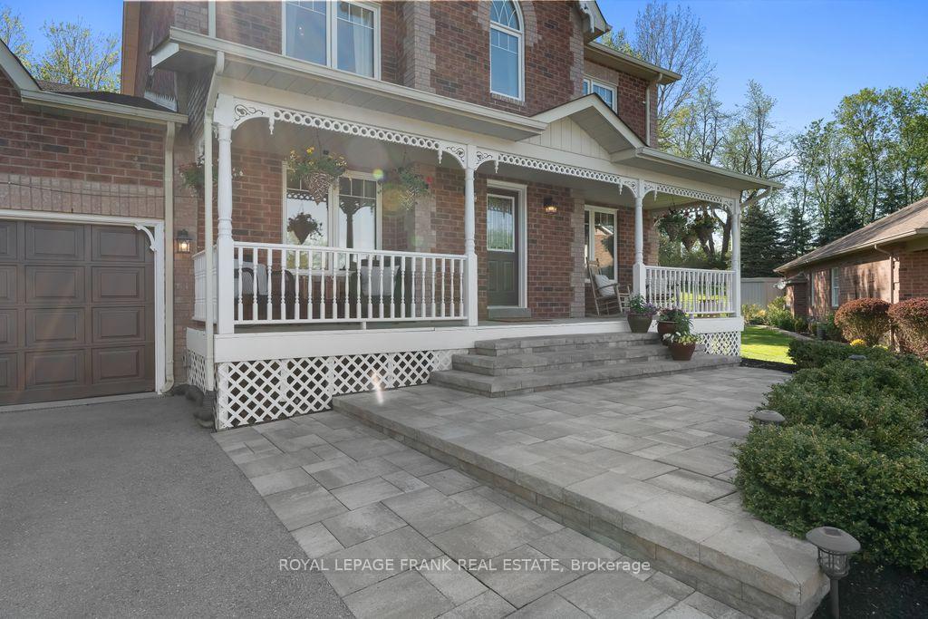 Photo 3 of 20 Galloway Crescent, Uxbridge — HOMEH