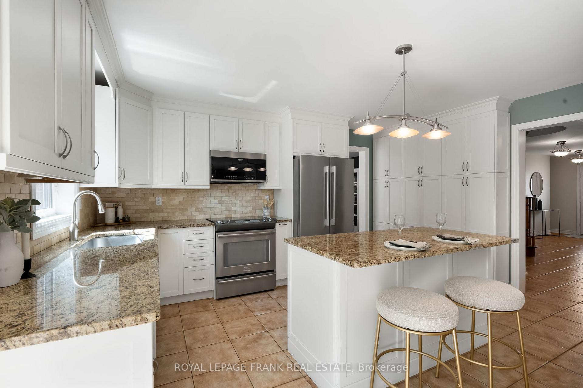 Photo 10 of 20 Galloway Crescent, Uxbridge — HOMEH
